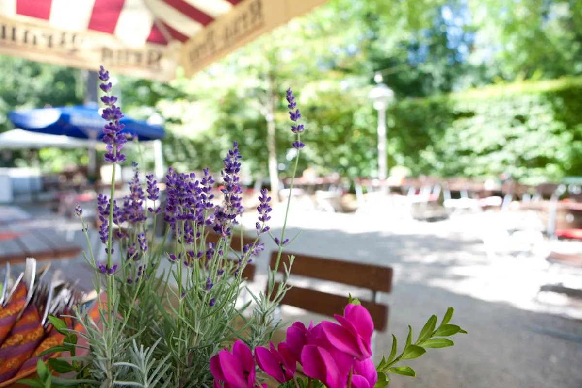 Restaurant/places to eat in Behringers Freizeit - und Tagungshotel