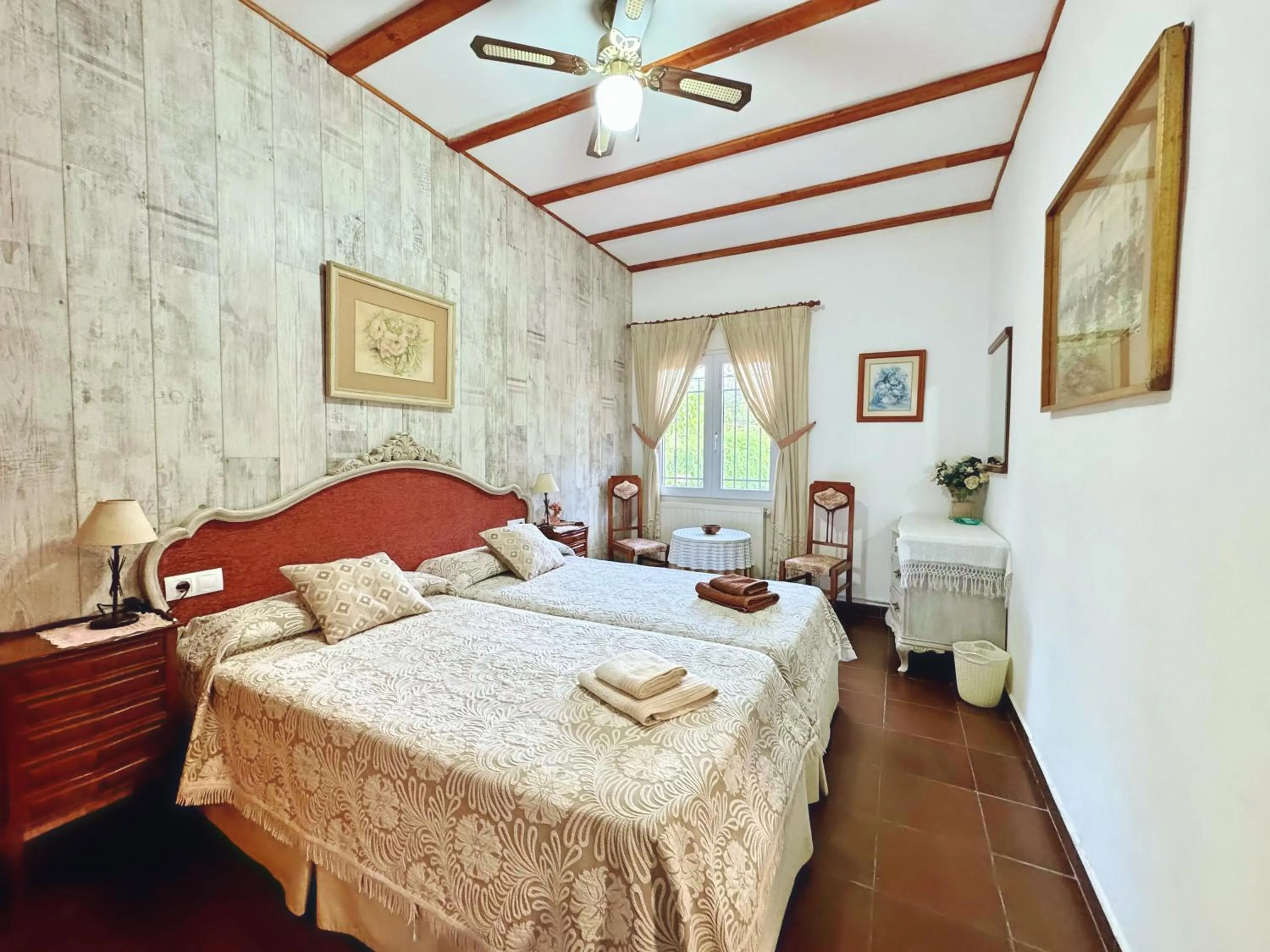 Twin Room in Casa Rural Aire