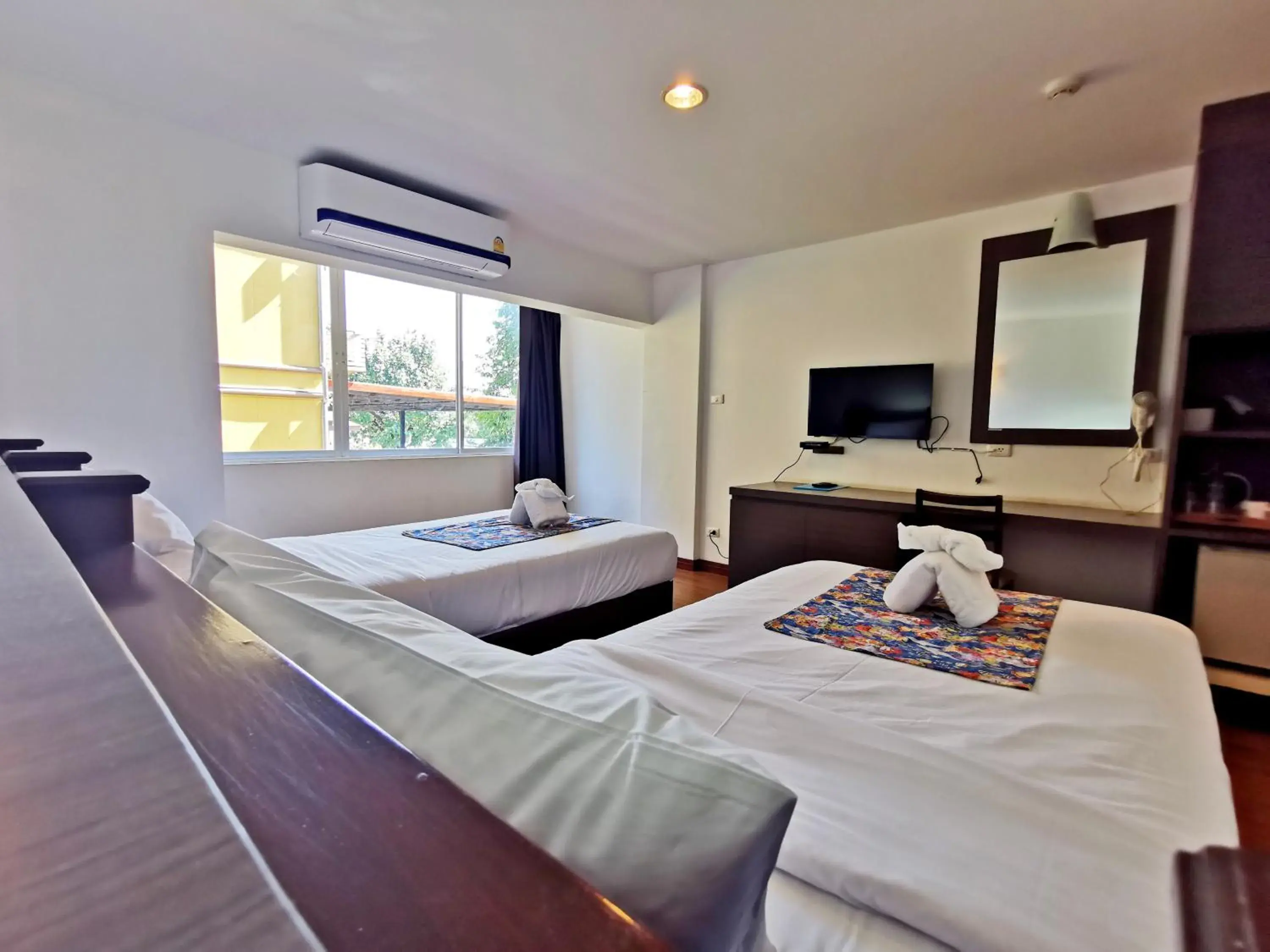 Superior Twin Room with City View in Sea Paradise Hotel Sattahip Superior Twin Room with City View in Sea Paradise Hotel Sattahip