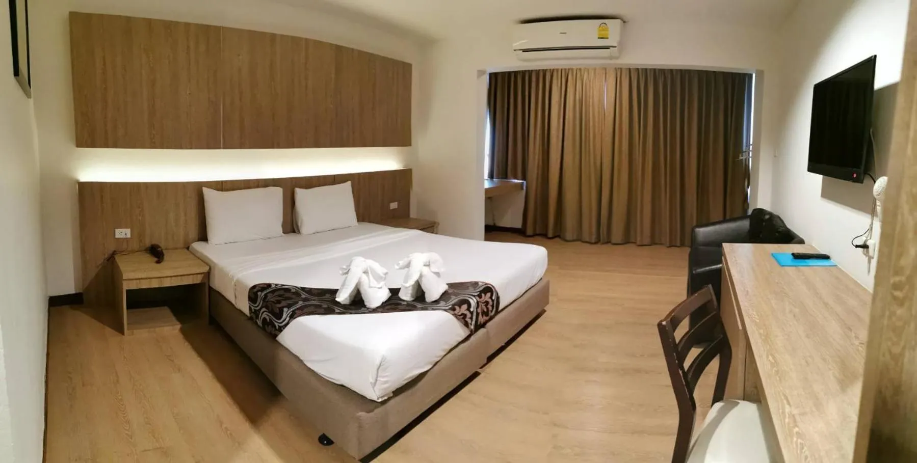 Photo of the whole room in Sea Paradise Hotel Sattahip