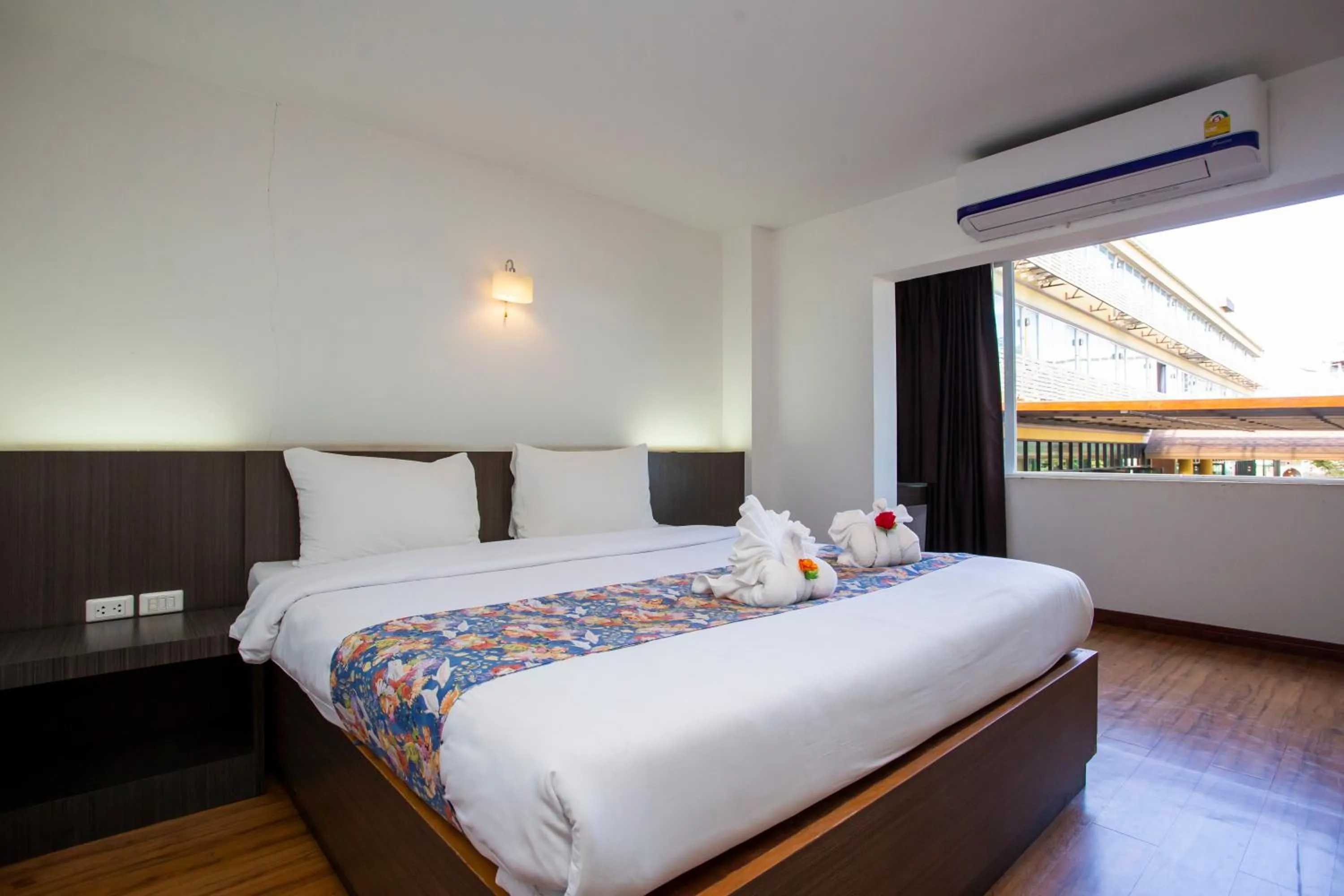 Bedroom in Sea Paradise Hotel Sattahip