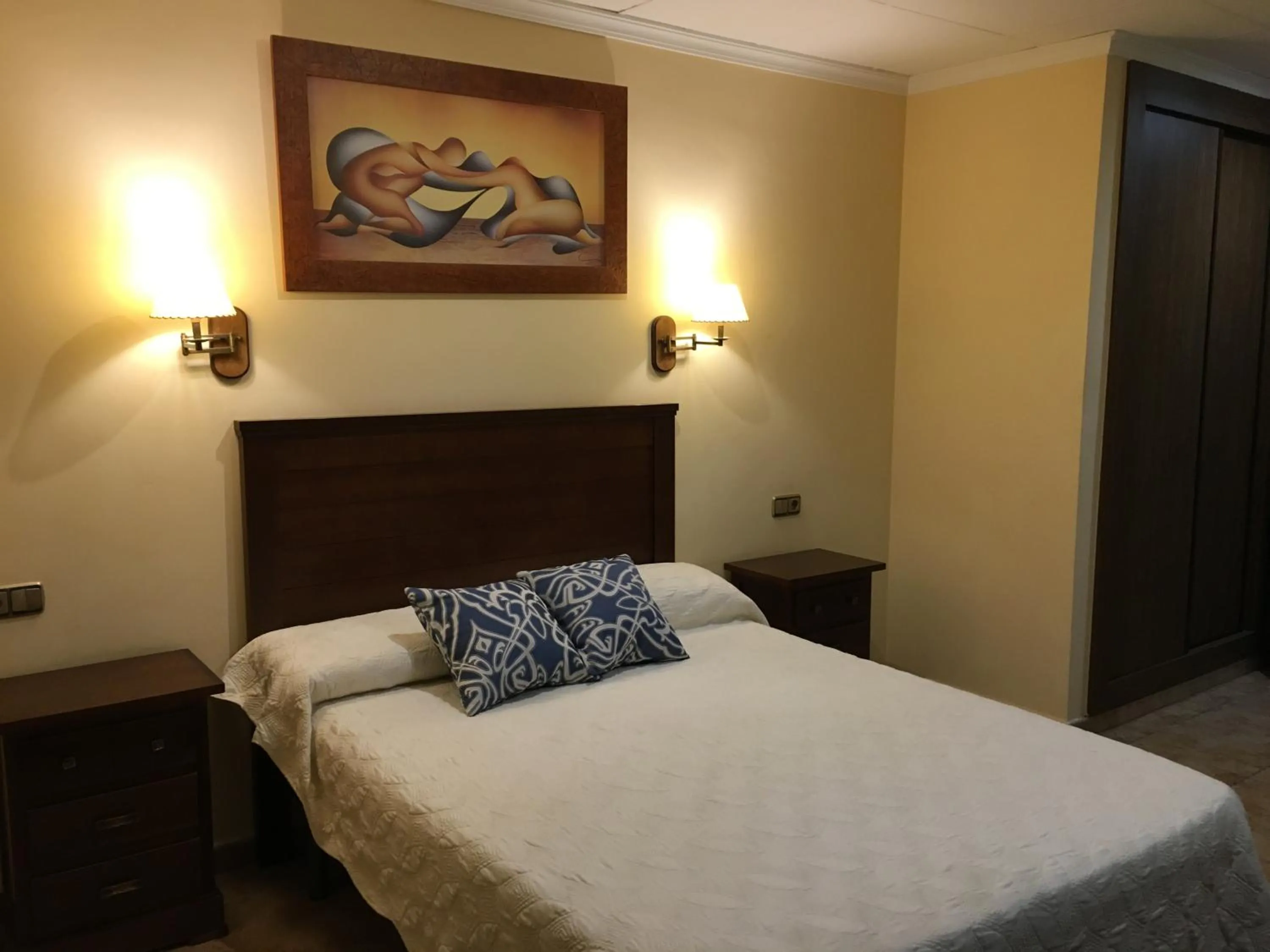 Bed in Hostal Mesón Arboleas
