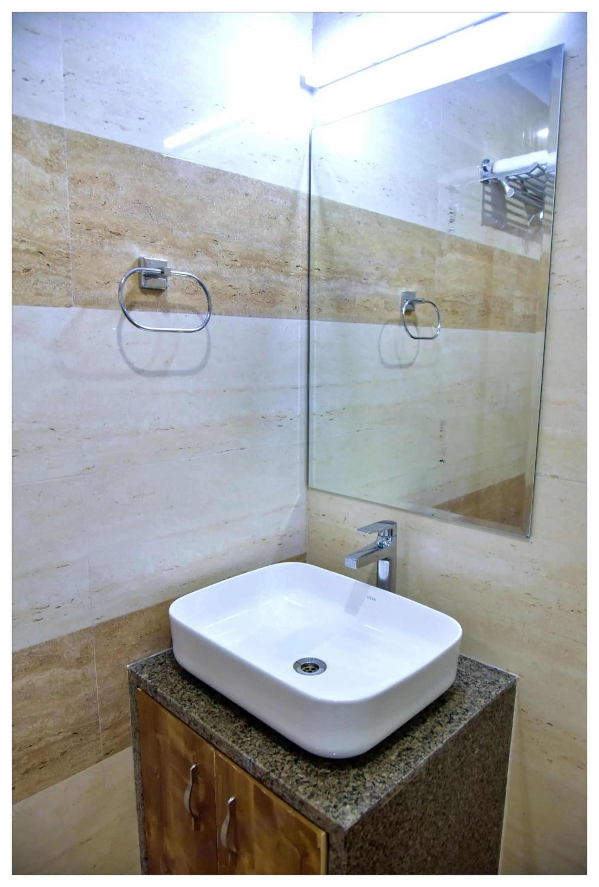 Bathroom in Hotel Siddharsh Heritage