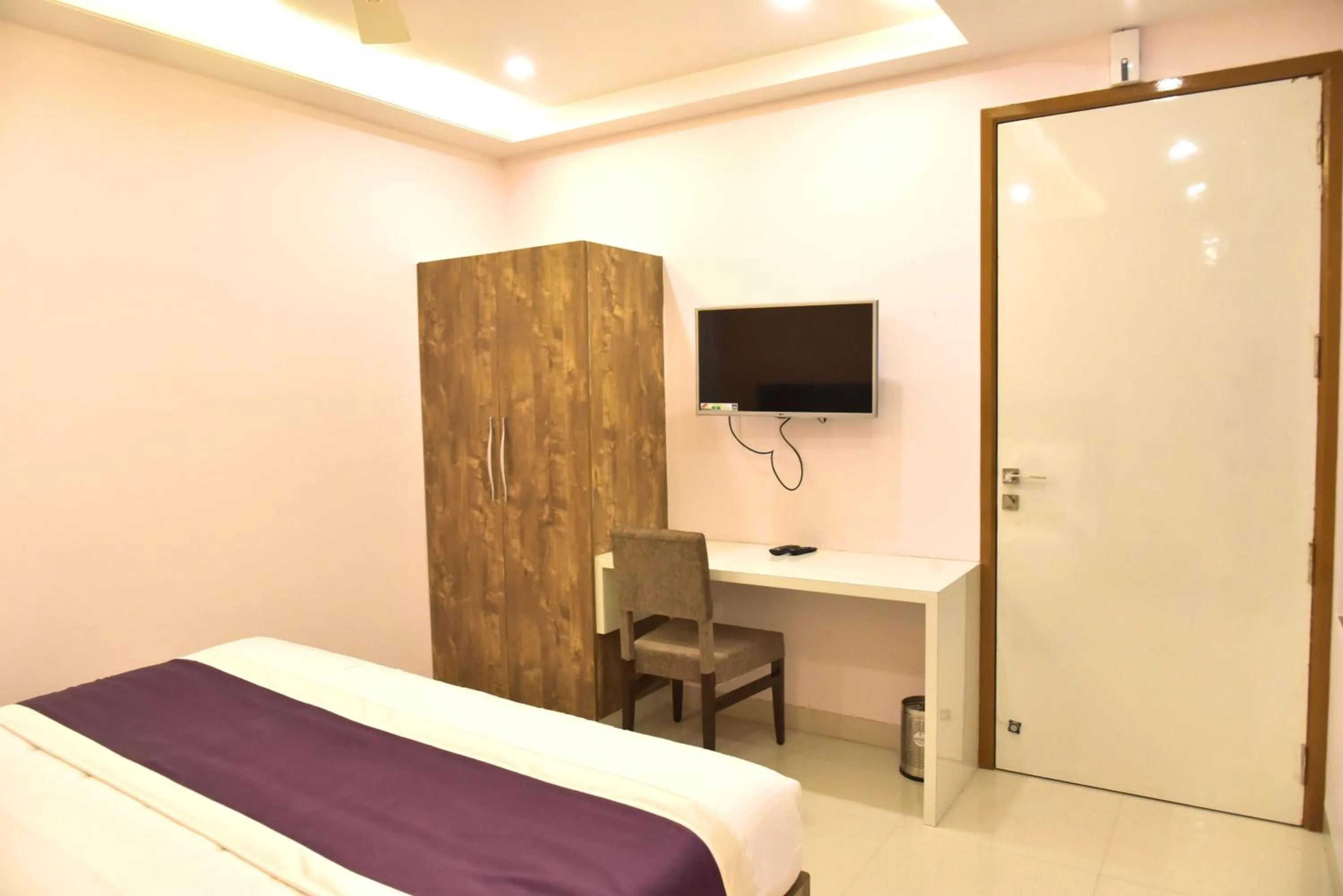 TV and multimedia, Bed in Hotel Siddharsh Heritage