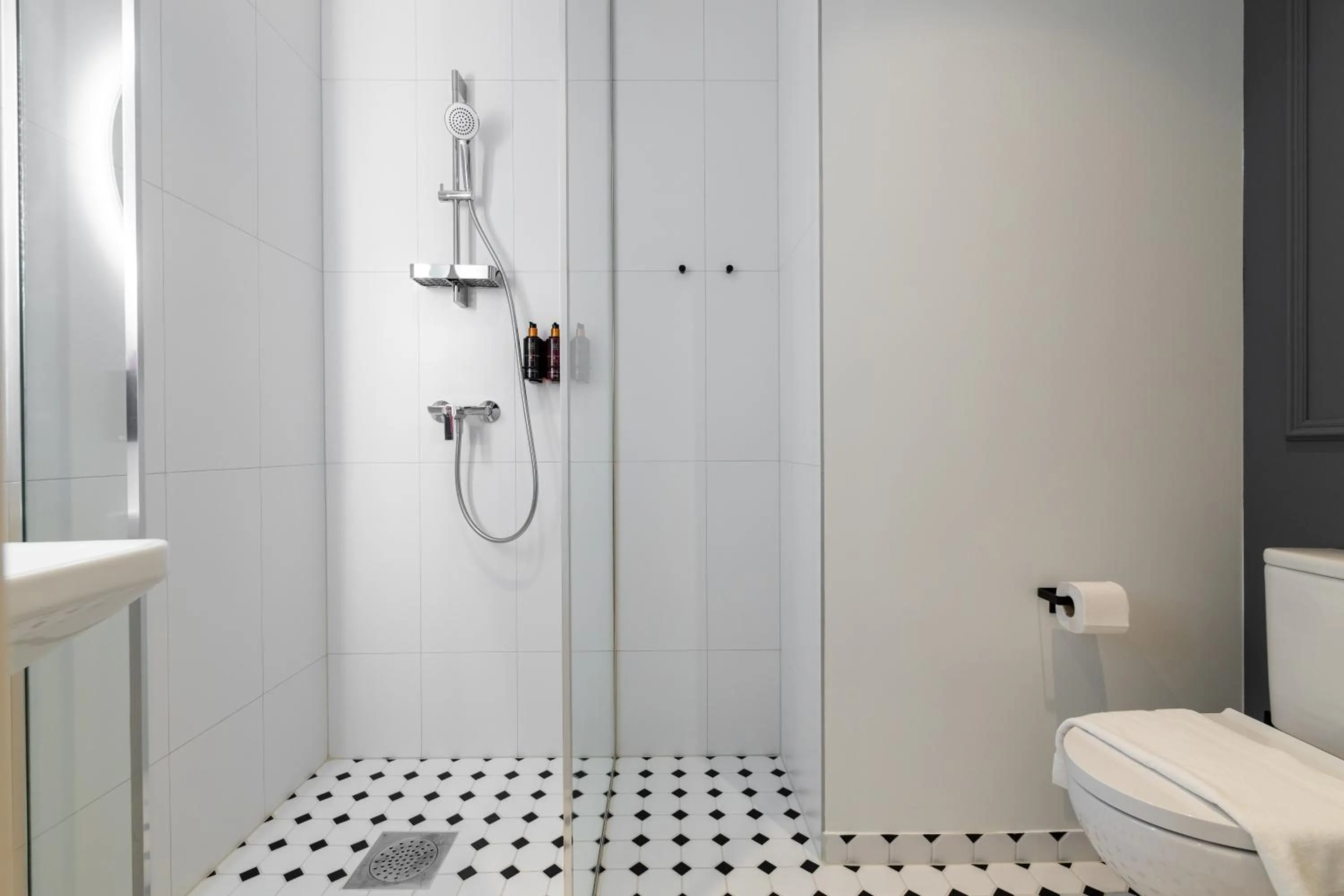 Bathroom in Bob W Tallinn City Centre - Ambassador