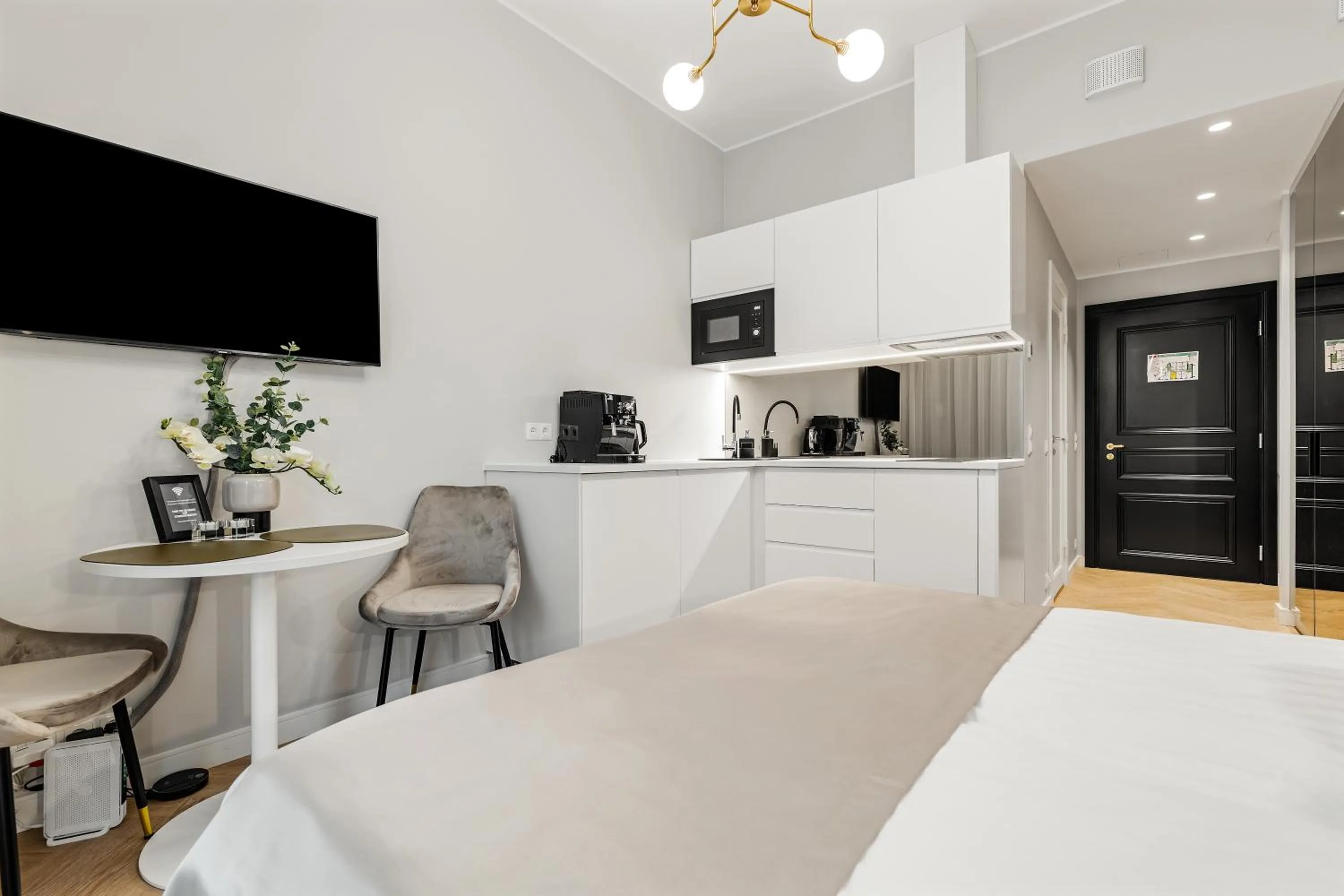 Living room, Bed in Bob W Tallinn City Centre - Ambassador