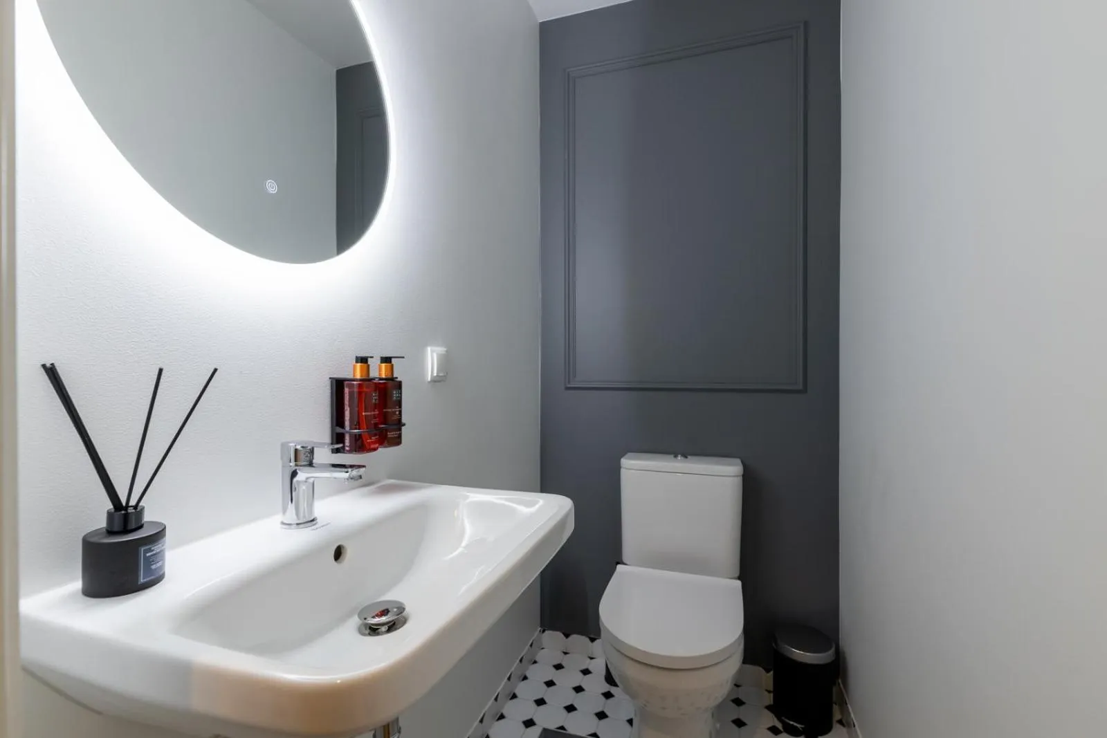 Toilet in Bob W Tallinn City Centre - Ambassador