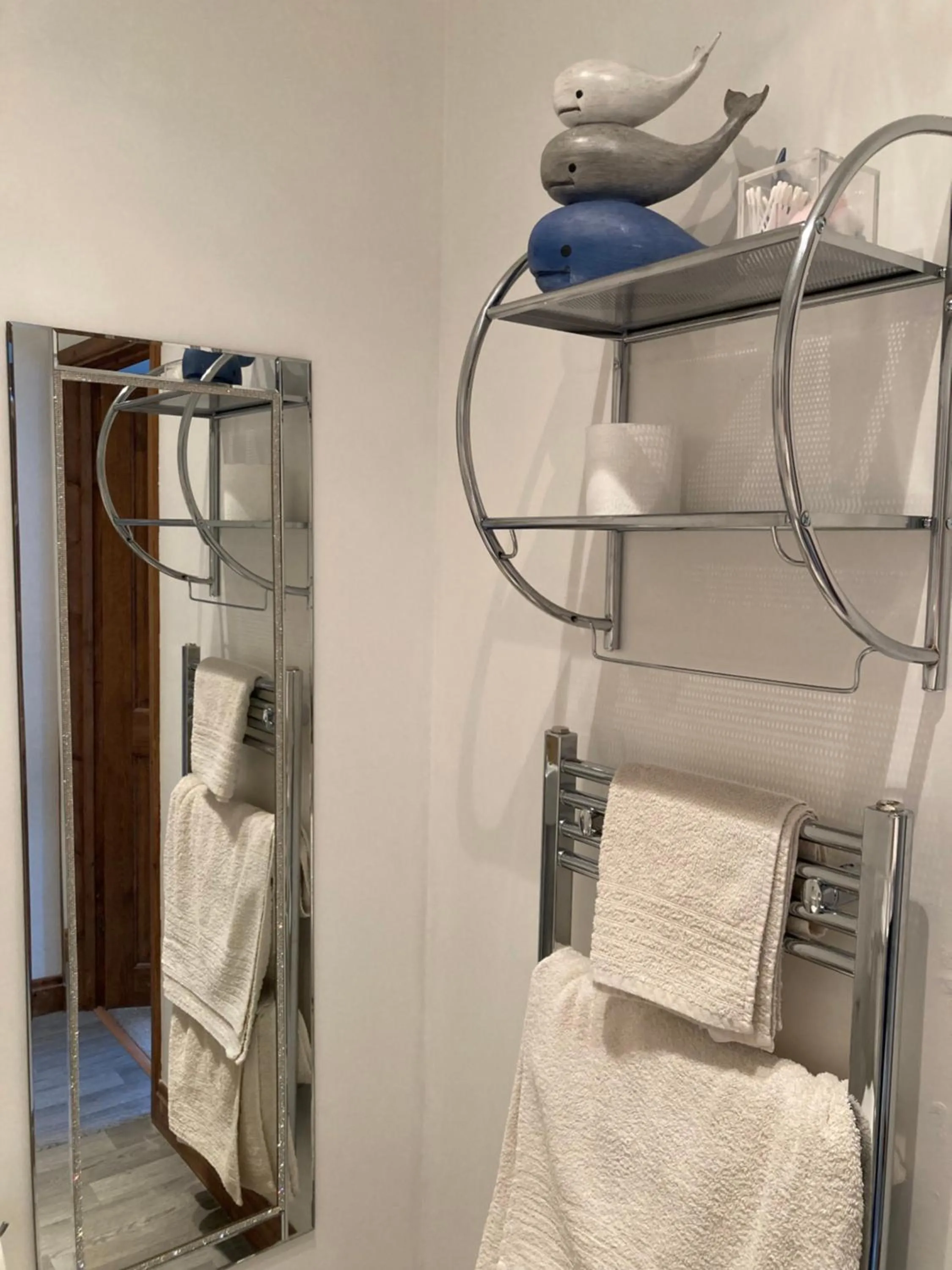 Bathroom in Ellies Guest House