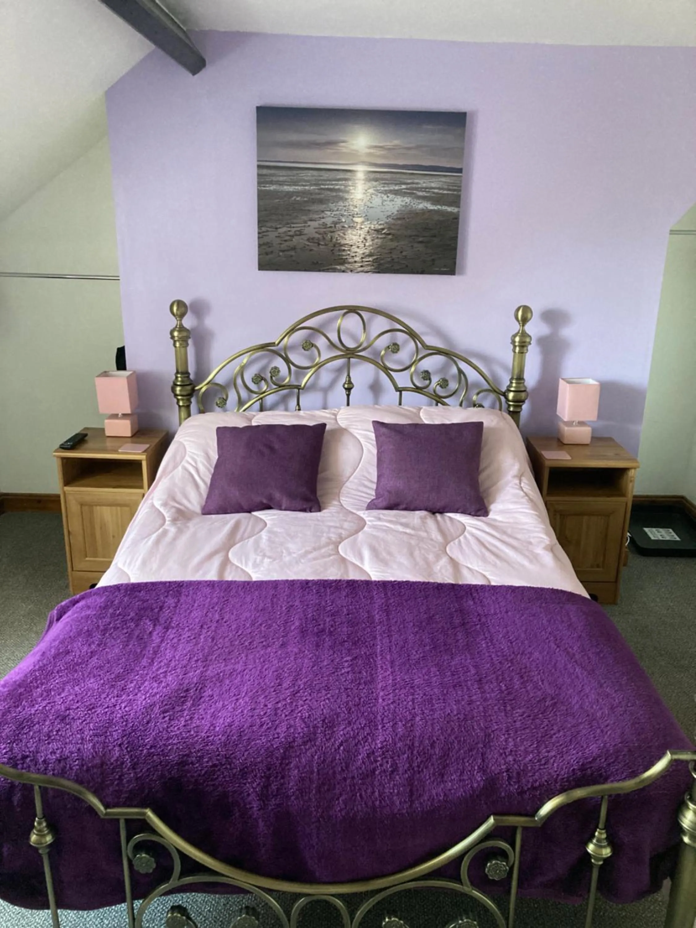 Bed in Ellies Guest House