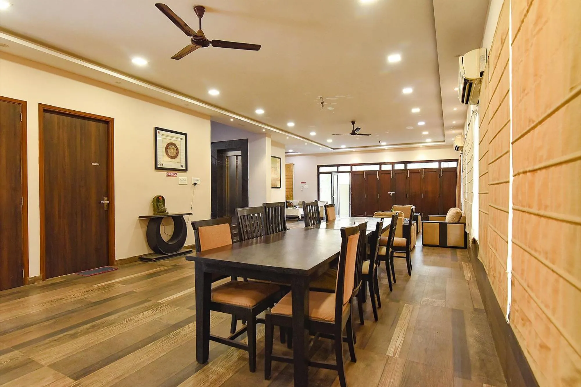 Breakfast in FabHotel Aadorlys