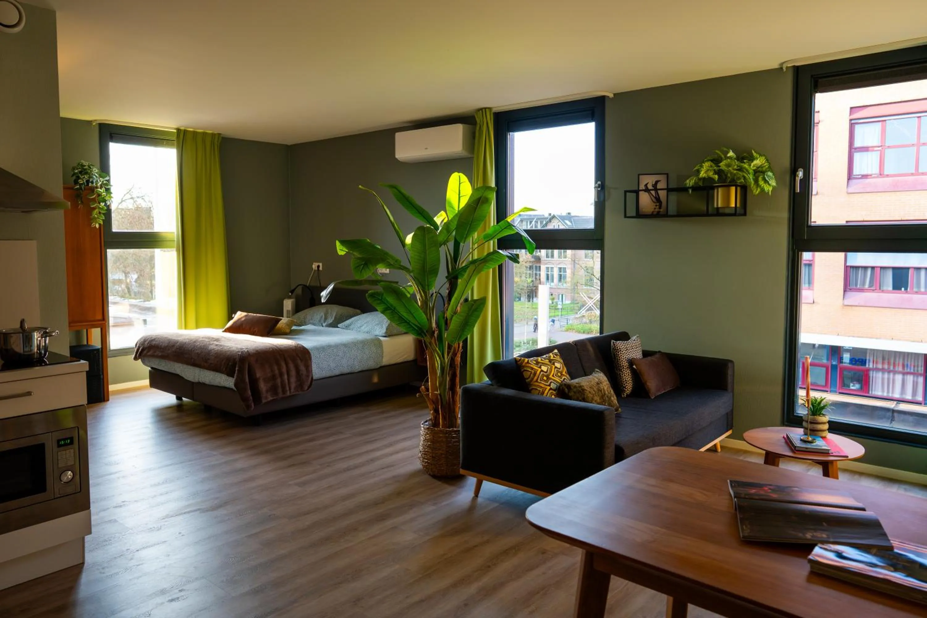 Living room, Bed in Short Stay Wageningen