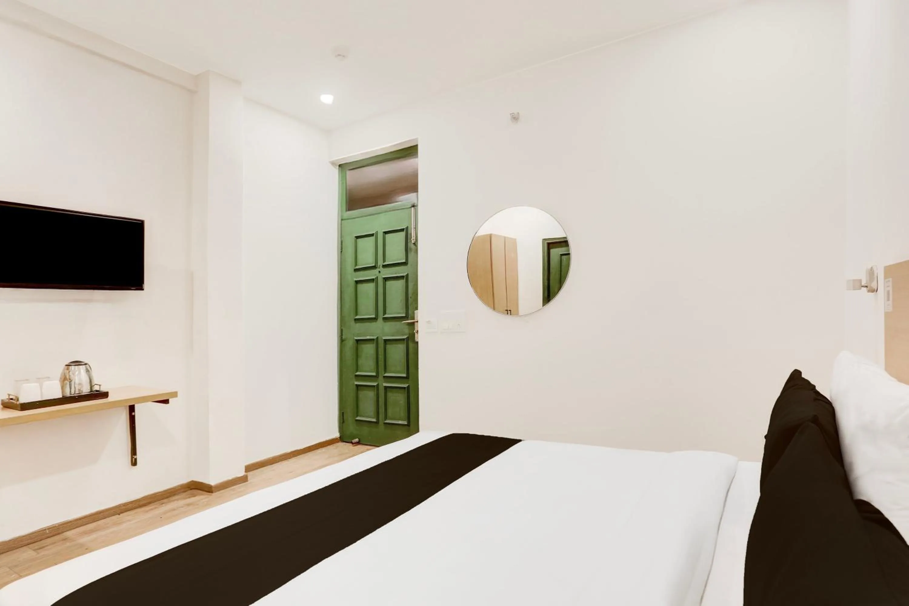 Bedroom, Bed in Super Townhouse Sector 64 Near WorldMark Gurugram Formerly Vero