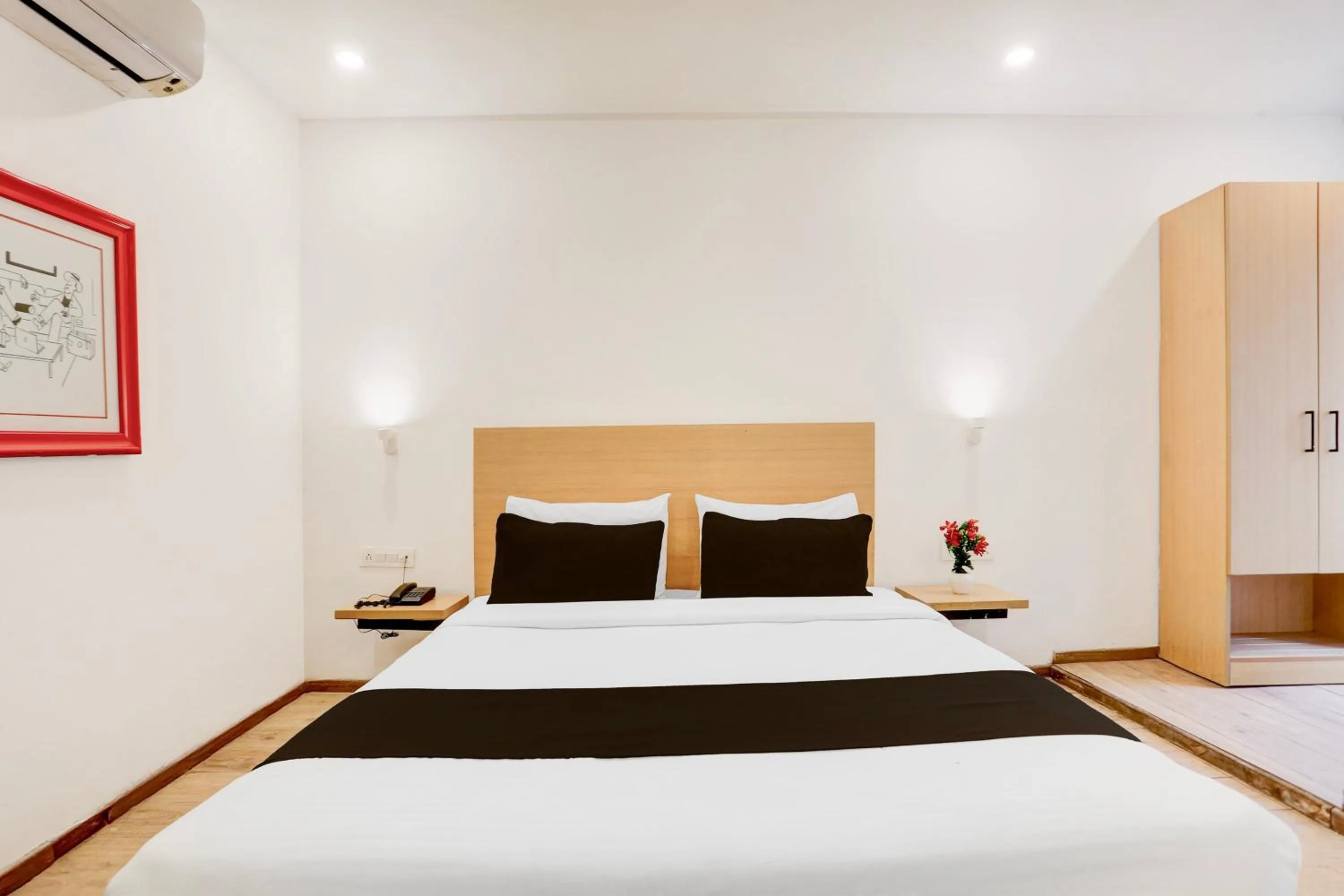 Bedroom, Bed in Super Townhouse Sector 64 Near WorldMark Gurugram Formerly Vero