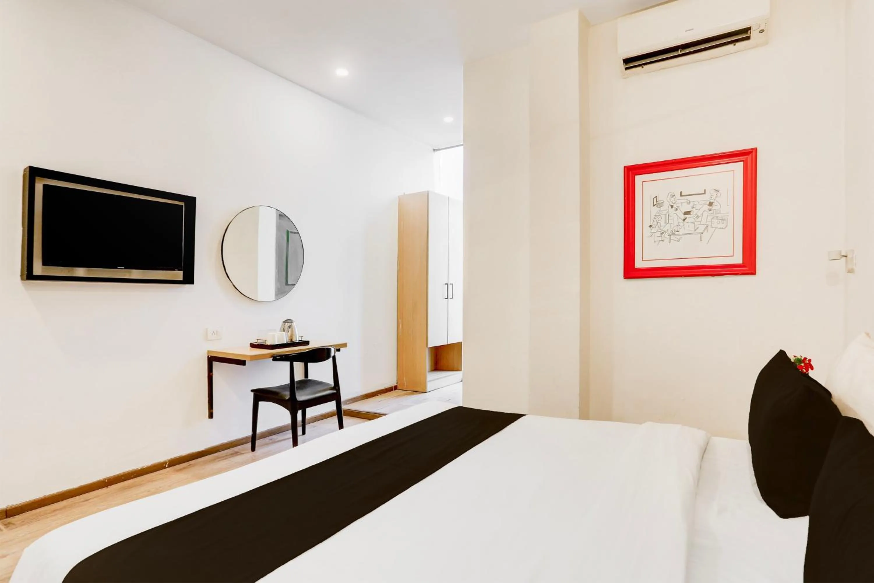 Bedroom, Bed in Super Townhouse Sector 64 Near WorldMark Gurugram Formerly Vero