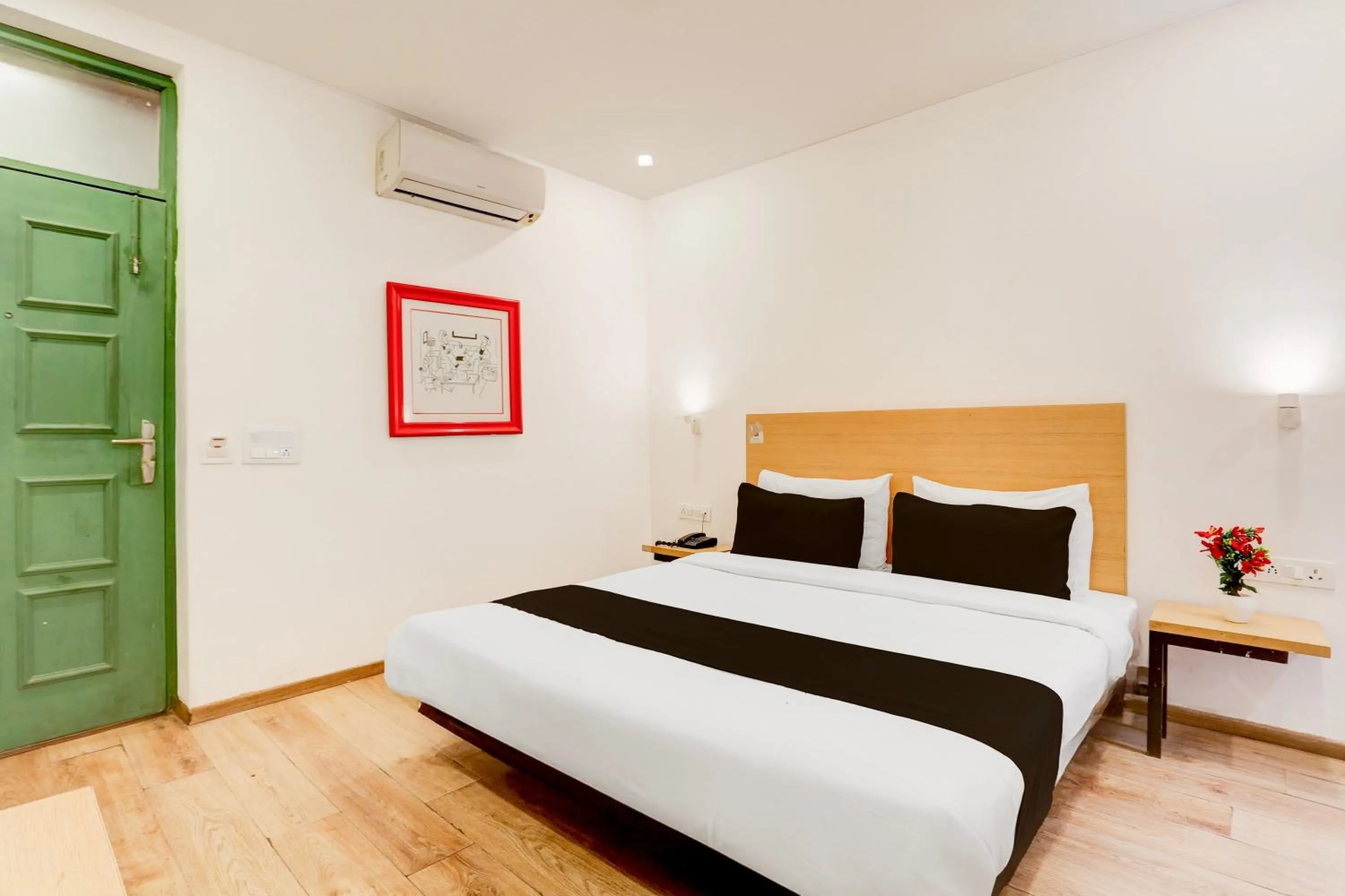 Bedroom, Bed in Super Townhouse Sector 64 Near WorldMark Gurugram Formerly Vero