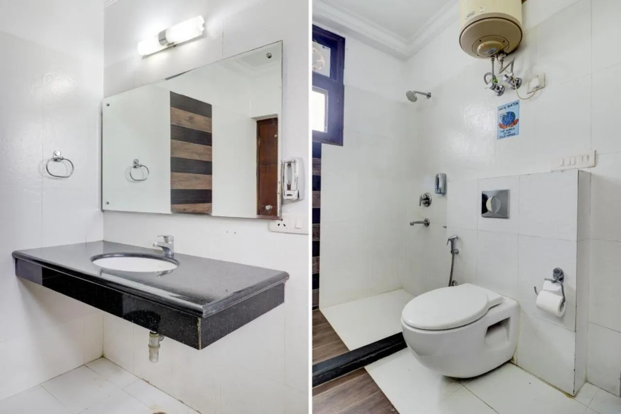 Toilet in Blue Moon Residency Hotel & Restaurant