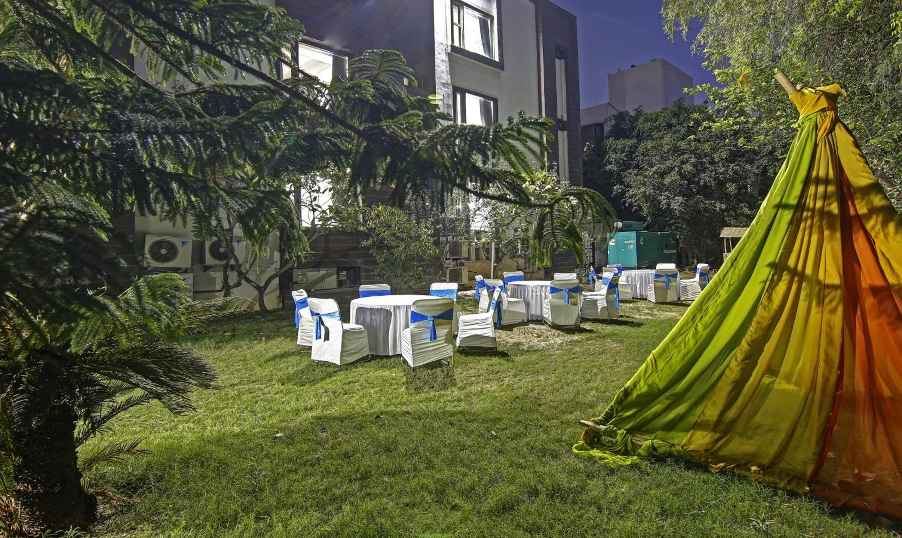 Restaurant/places to eat in Blue Moon Residency Hotel & Restaurant