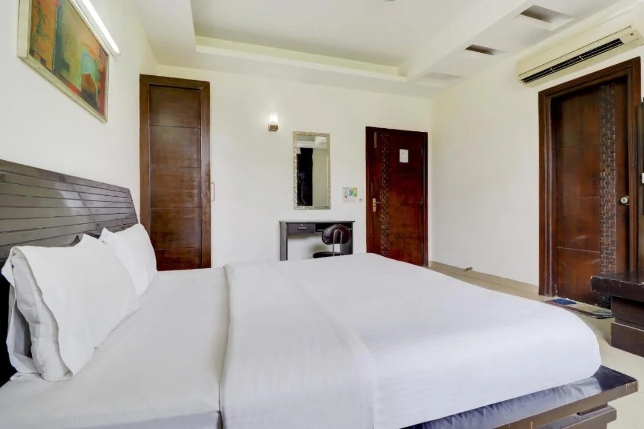 Bedroom, Bed in Blue Moon Residency Hotel & Restaurant