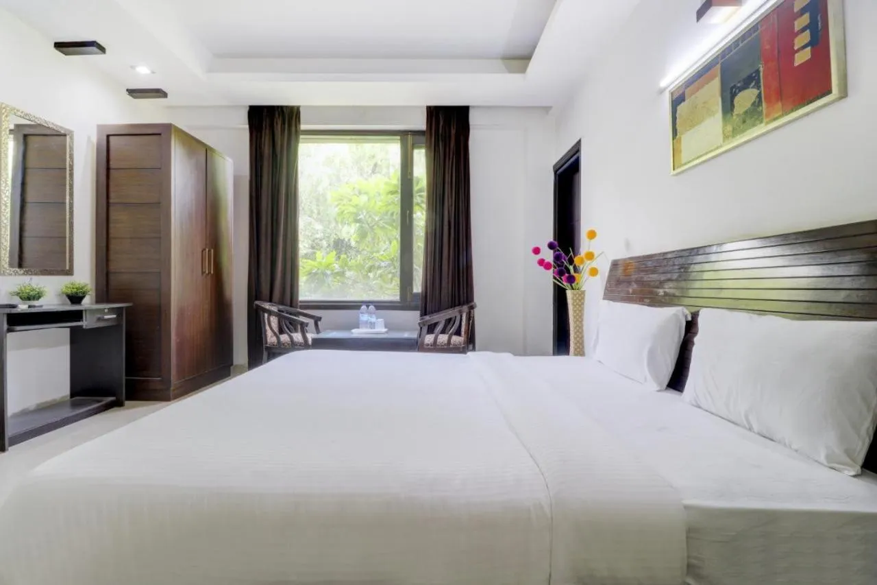 Bed in Blue Moon Residency Hotel & Restaurant
