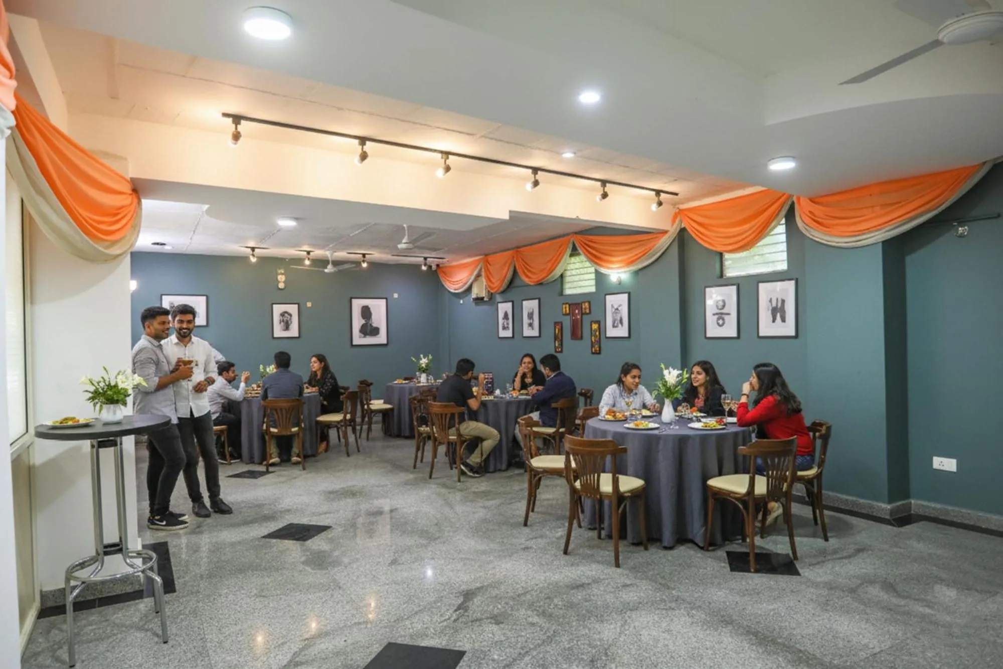 Restaurant/places to eat in FabHotel Aravali Suites