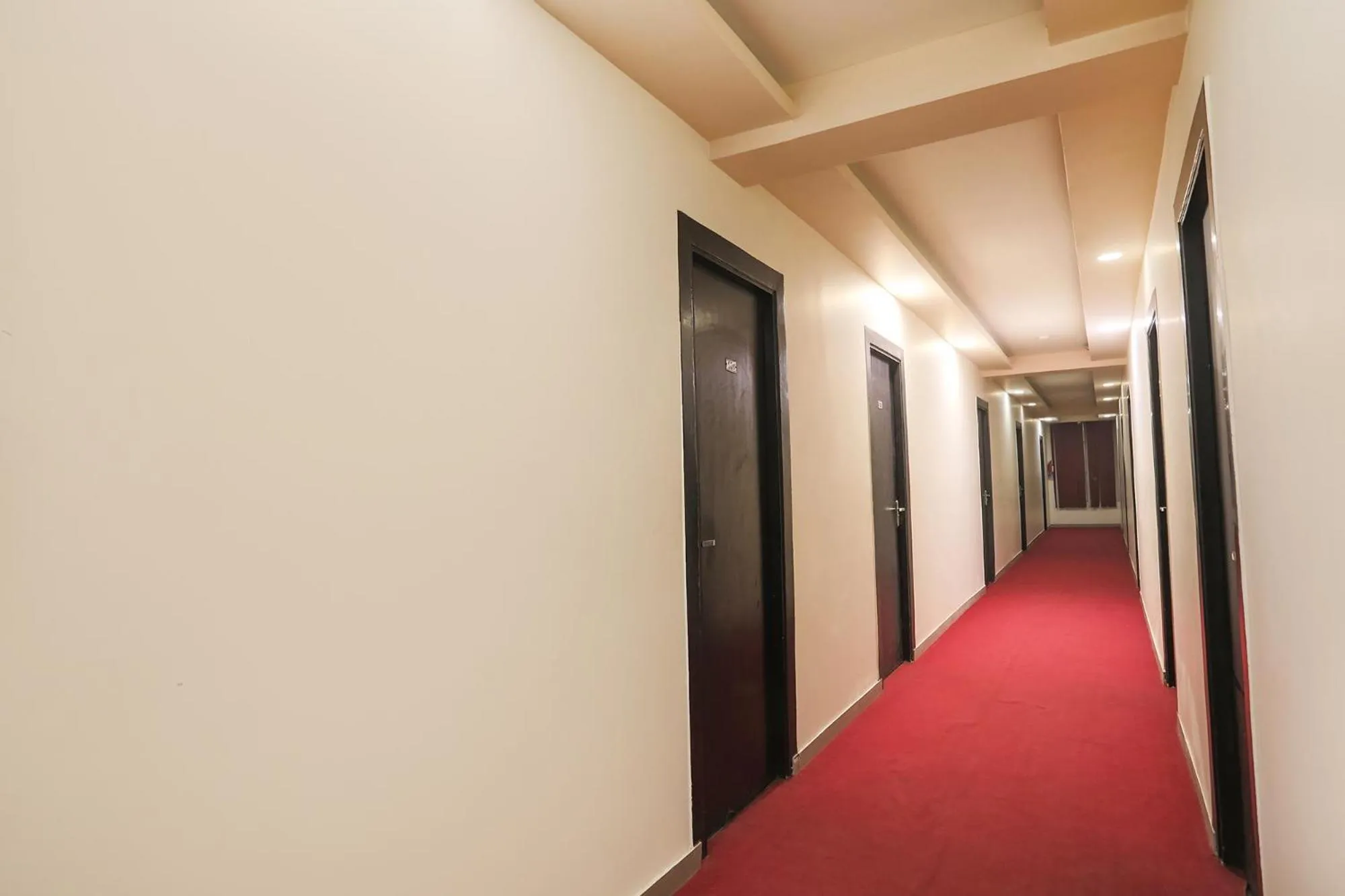 Lobby or reception in FabHotel The Diamond