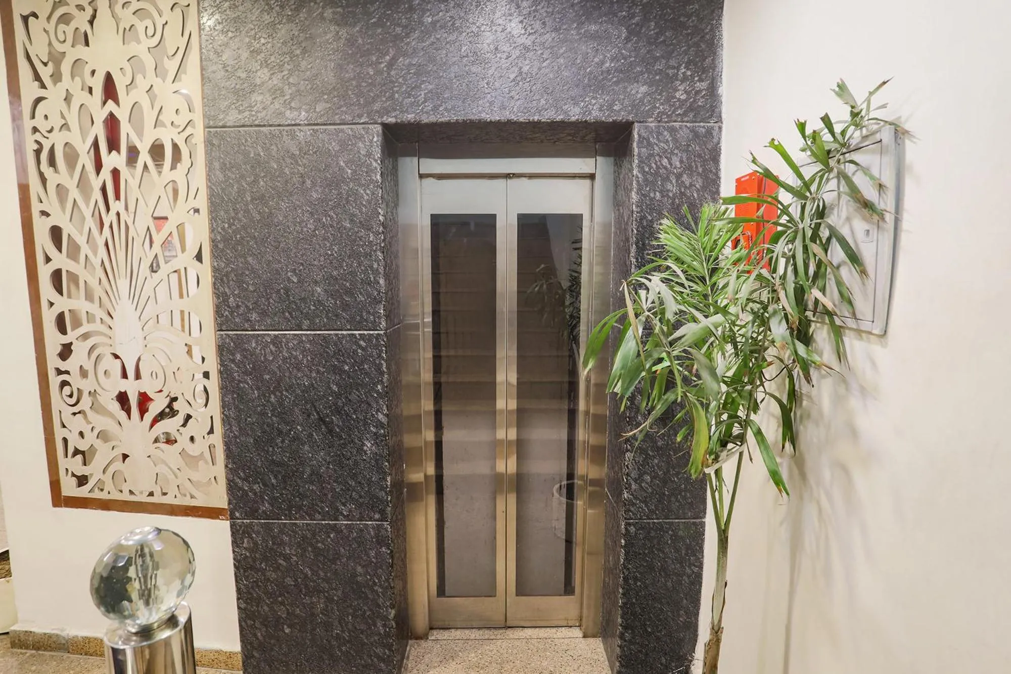 elevator in FabHotel The Diamond