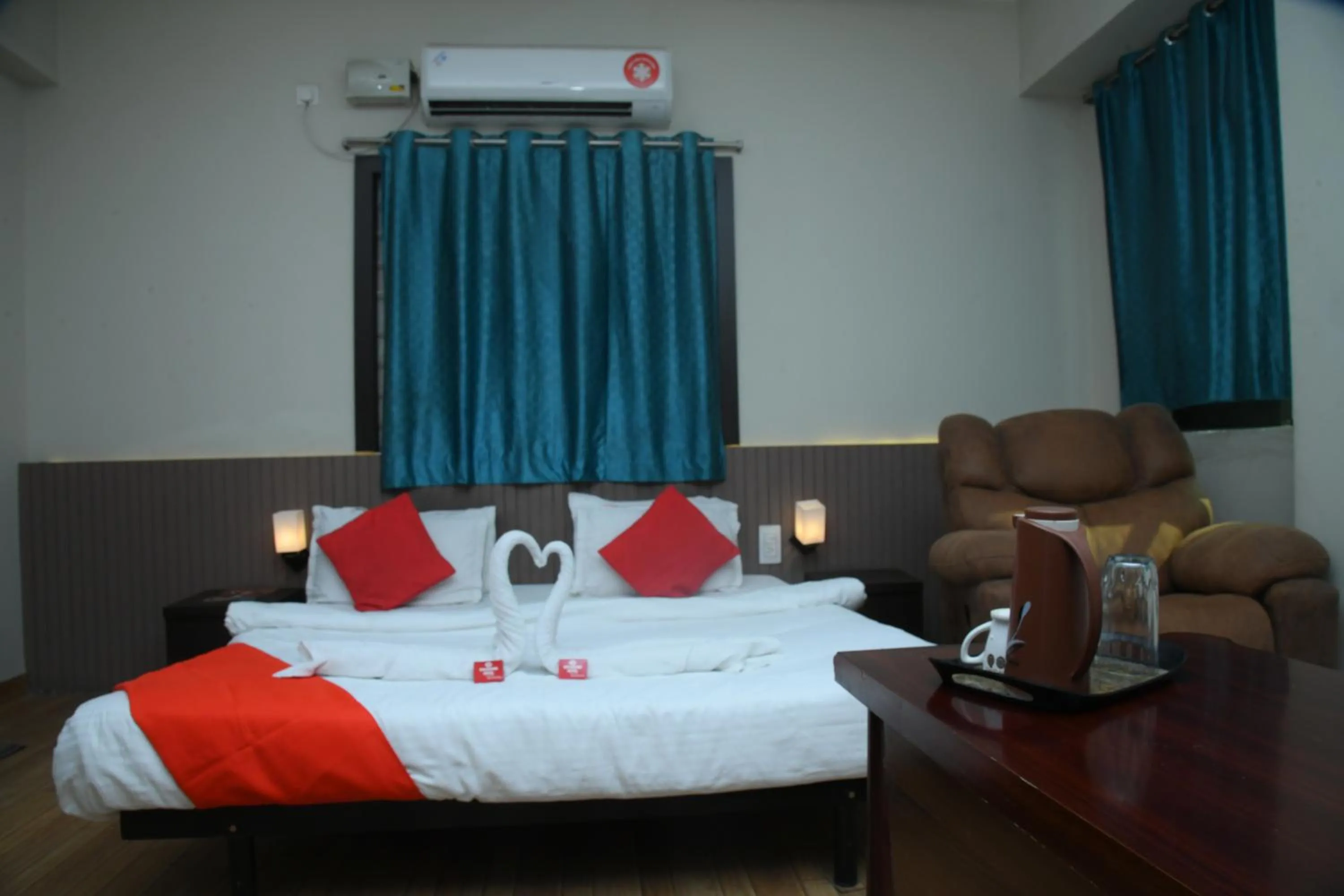 Bed in Goldhorn Hotels & Banquet Mehdipatnam Near St Ann's college