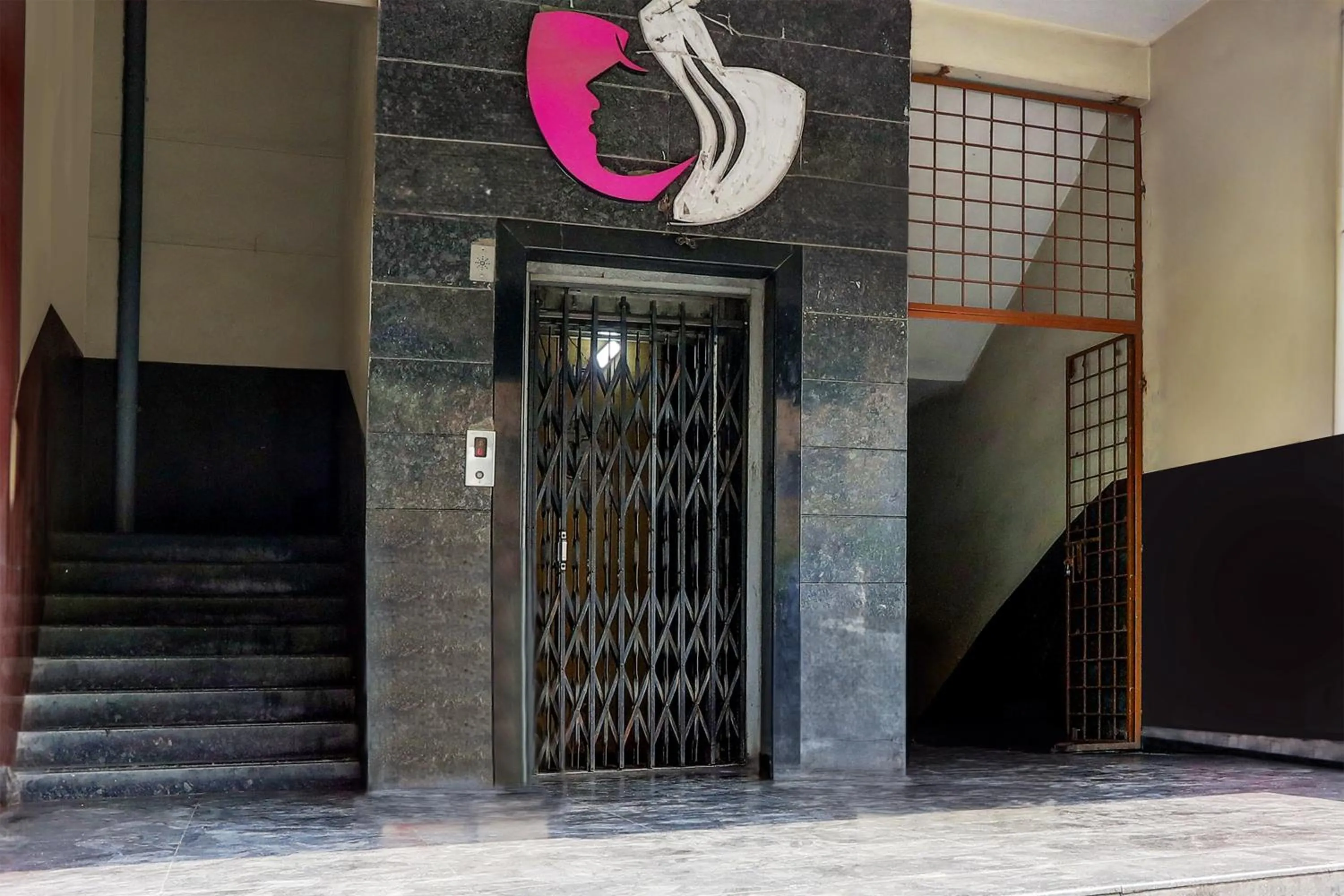 Facade/entrance in OYO 76687 HYD620-MOCA