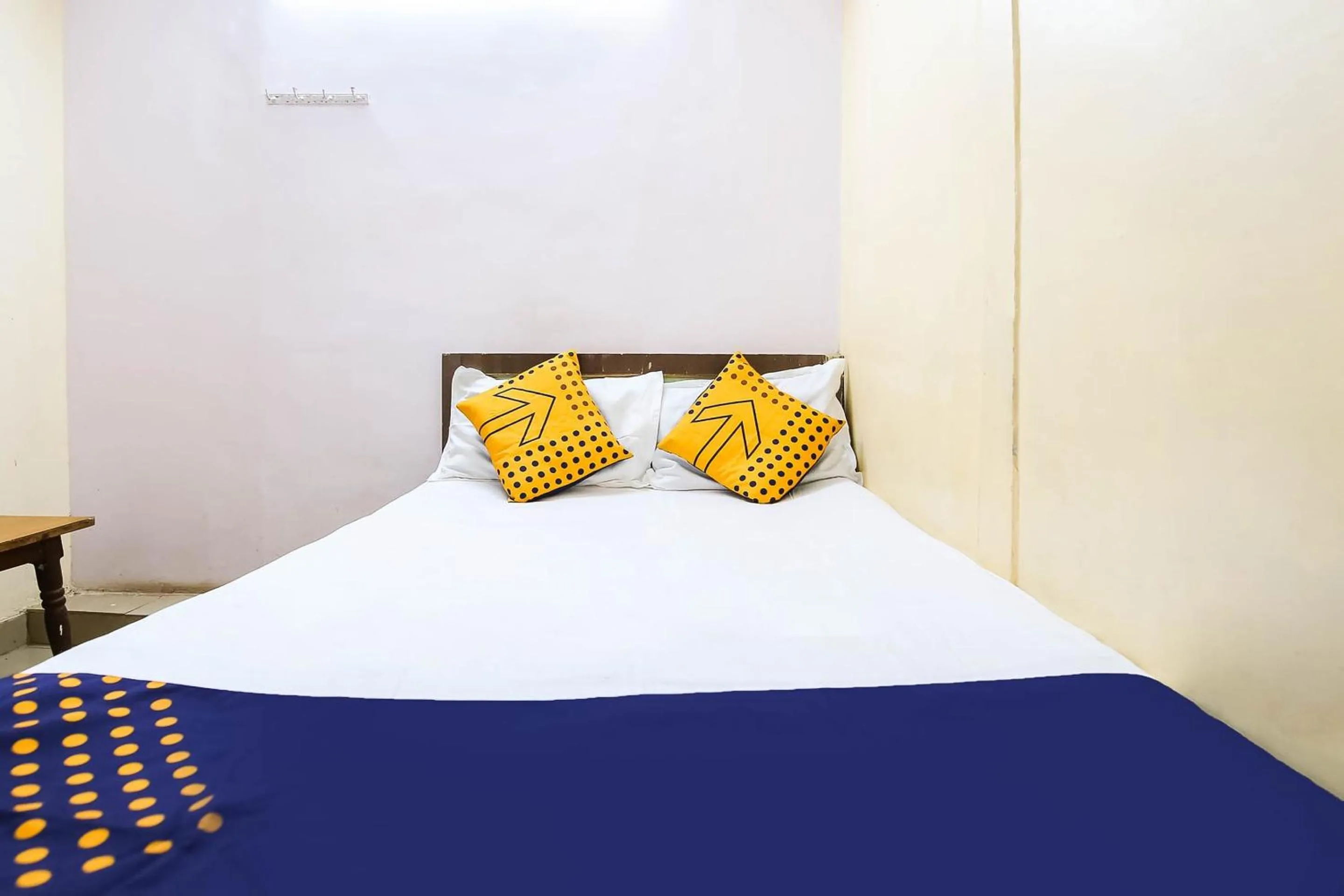 Lobby or reception, Bed in SPOT ON Standard