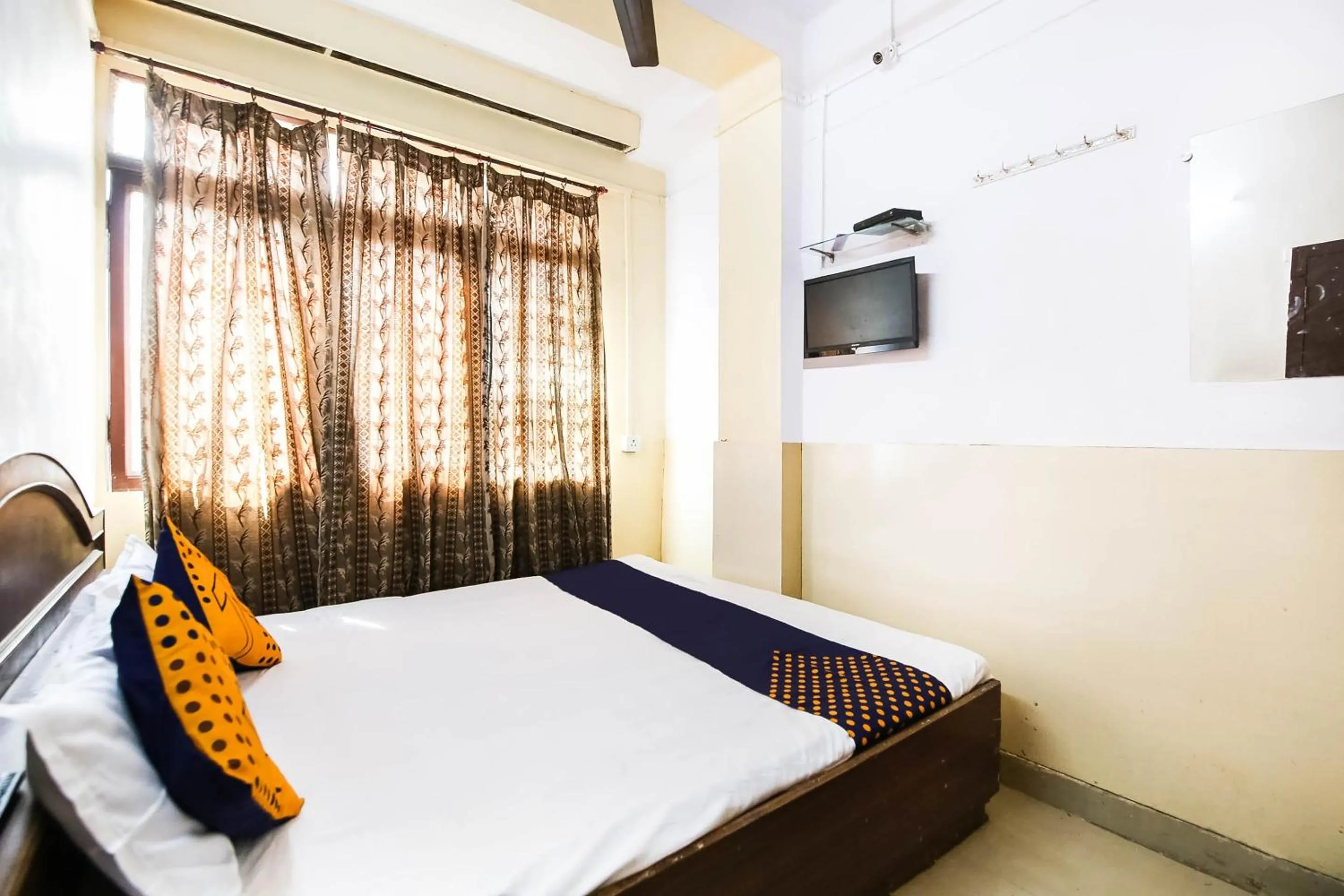 Bedroom, Bed in SPOT ON Standard