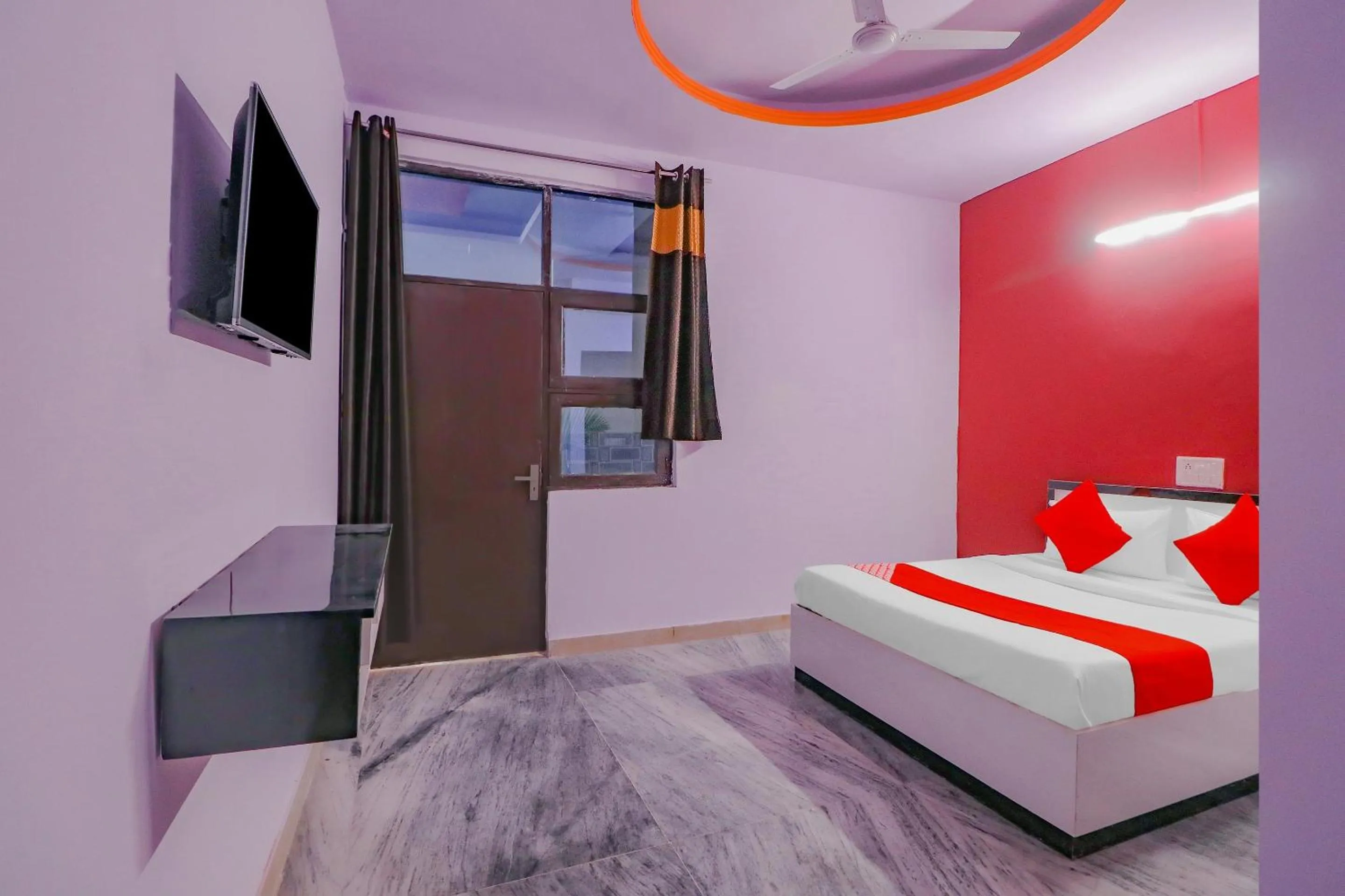 Bedroom, Bed in Hotel O Primrose Hotel's Near Noida Sector 76 Metro Station