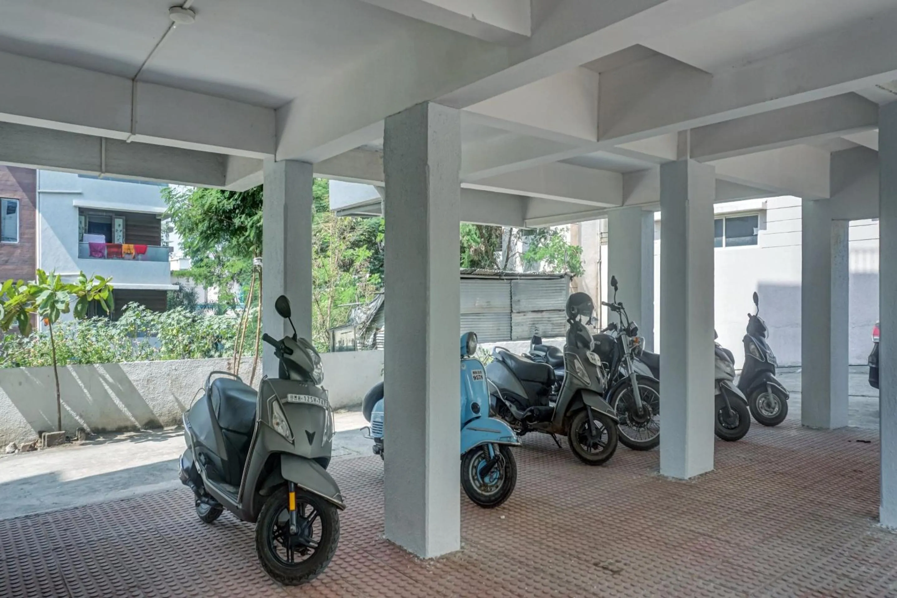 Facade/entrance in Hotel O Green Leaves