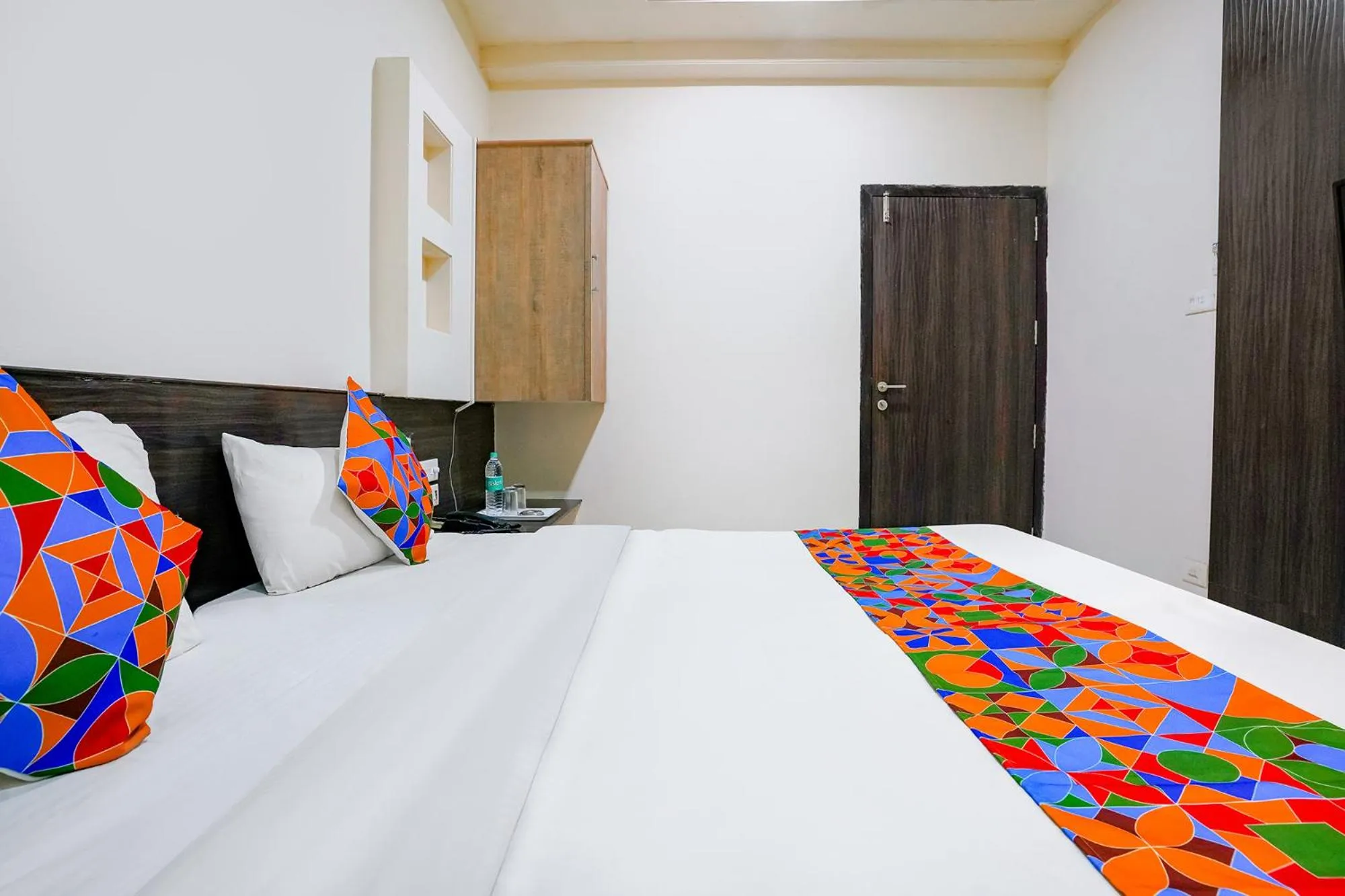 Bed in FabHotel Regent Inn - Nr SkyWalk Bridge