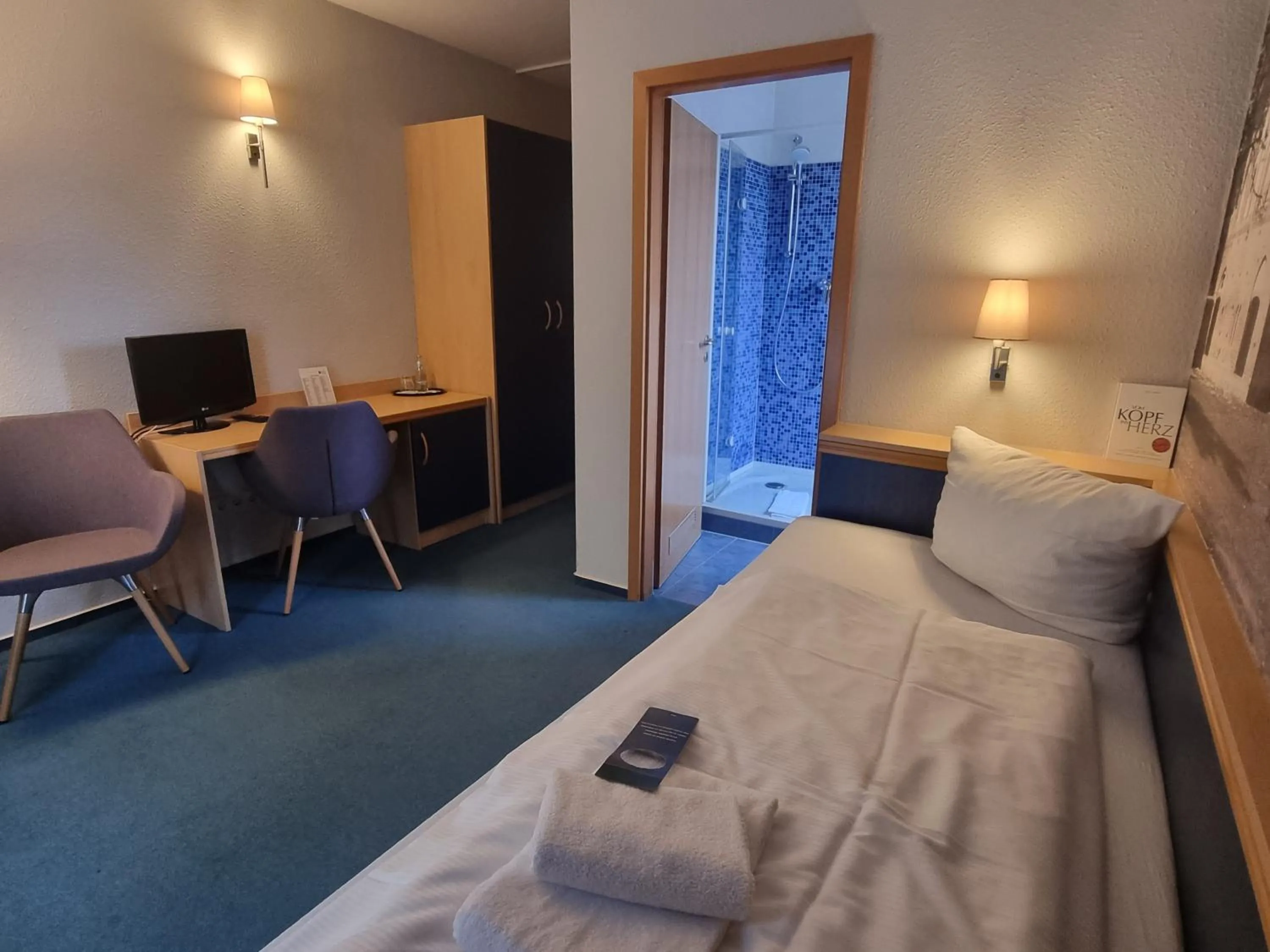 Photo of the whole room, Bed in Hotel Haus Chorin