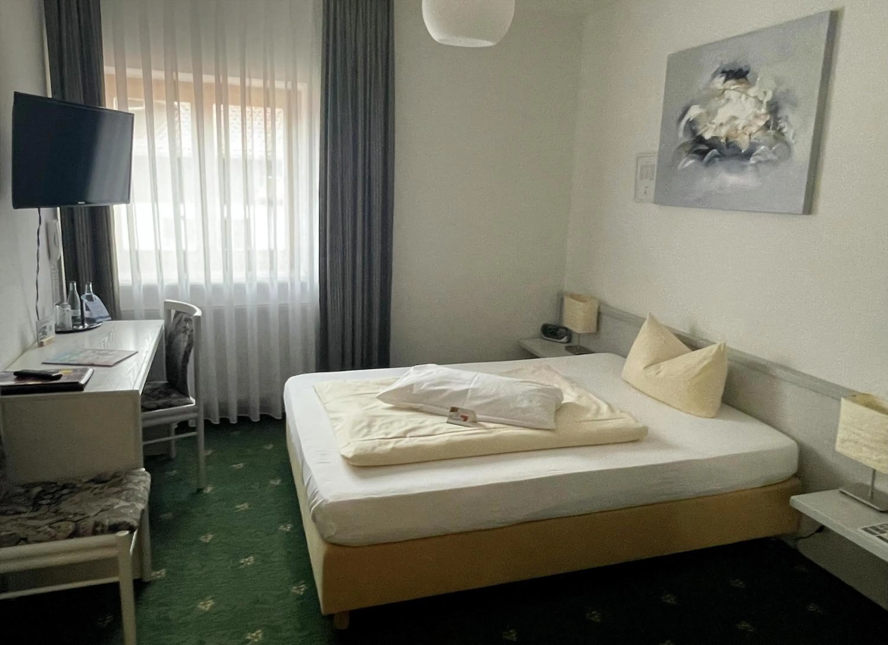Photo of the whole room, Bed in Akzent Berghotel Rosstrappe