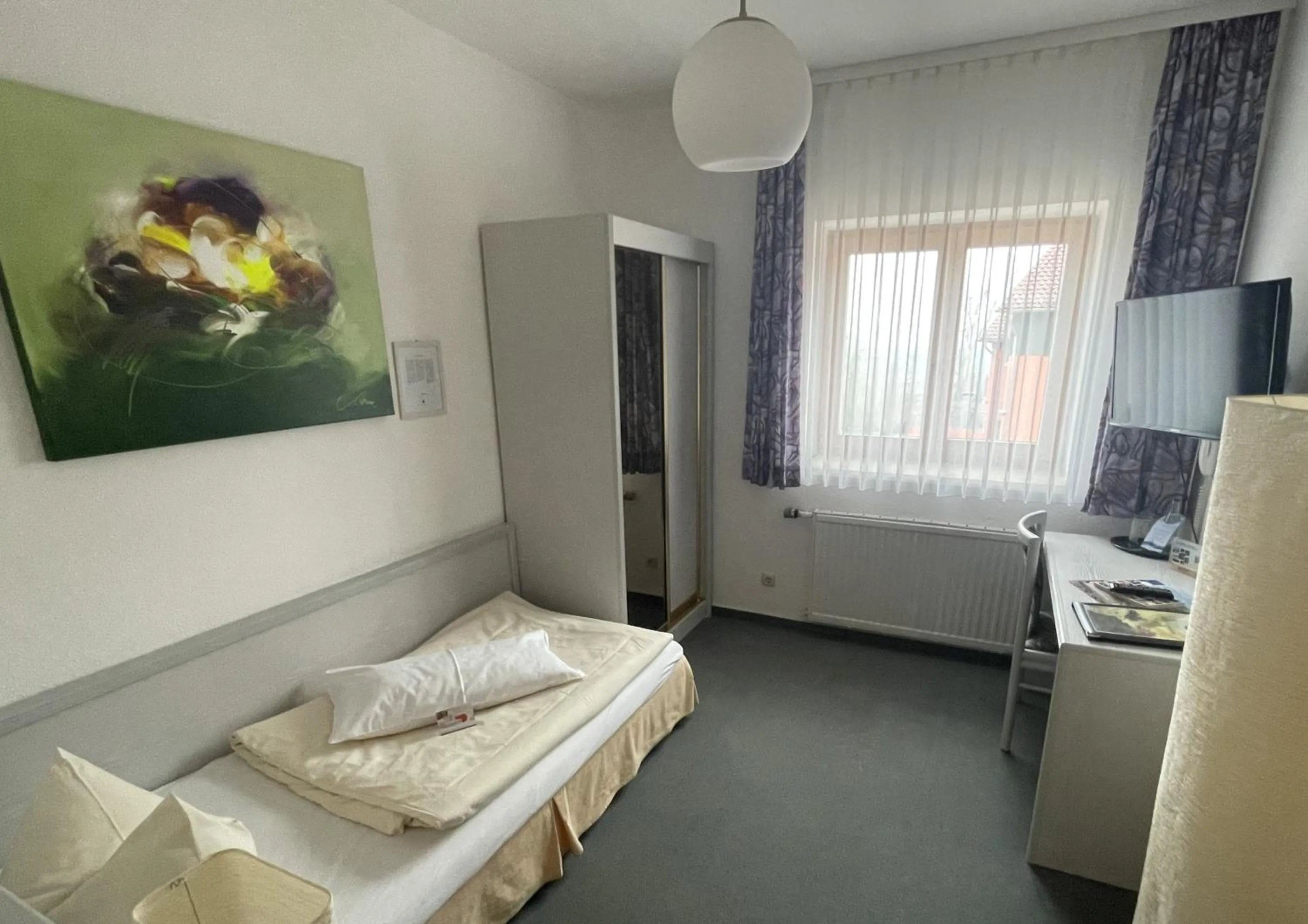 Photo of the whole room, Bed in Akzent Berghotel Rosstrappe