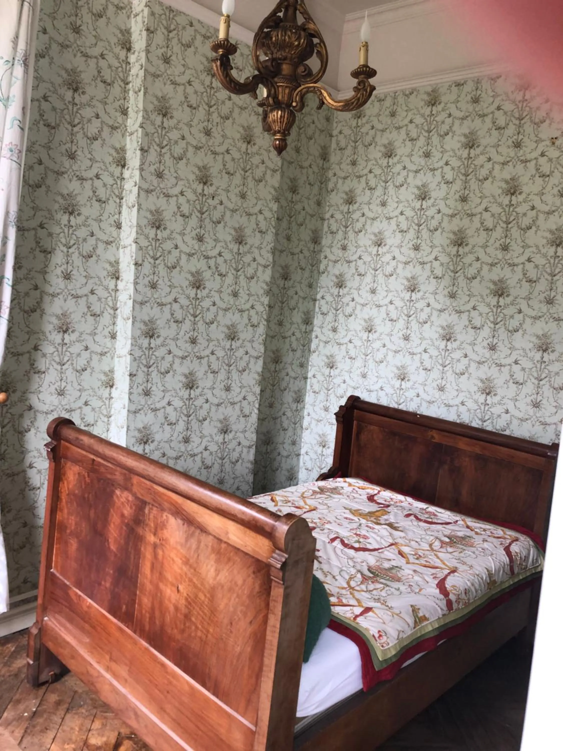 Bed in Château d'en haut