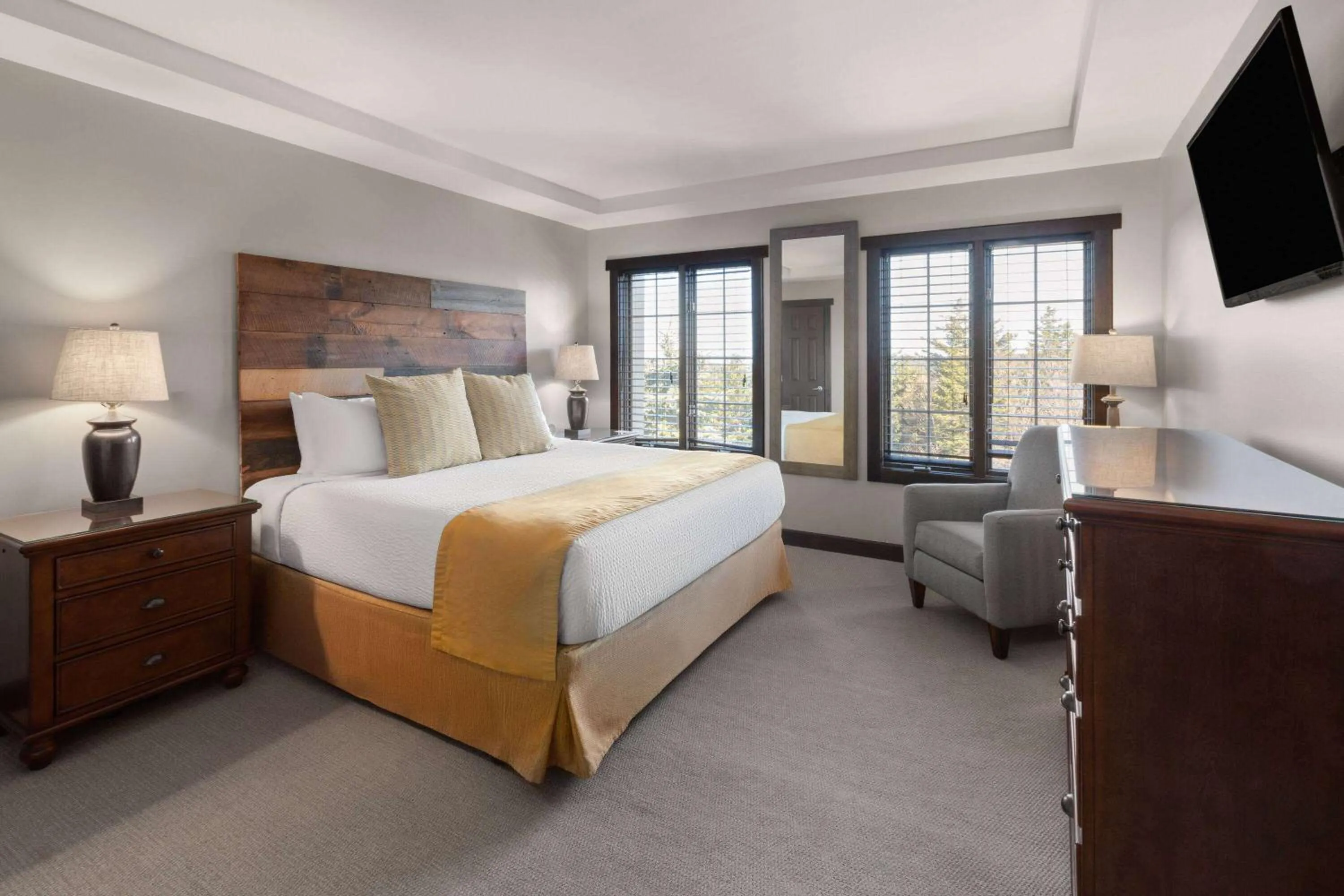 Photo of the whole room, Bed in Corduroy Inn and Lodge, Trademark Collection by Wyndham