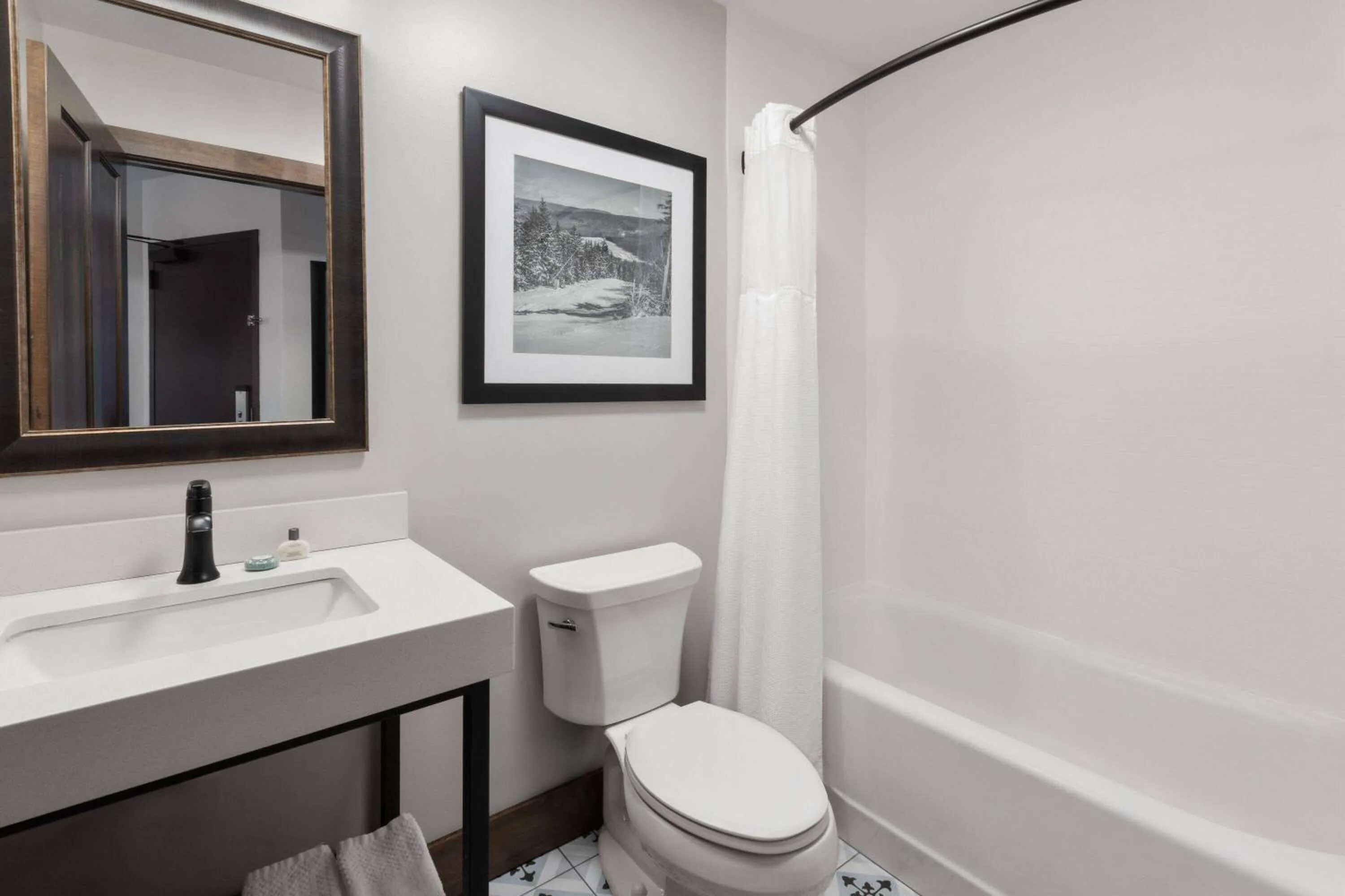 Bathroom in Corduroy Inn and Lodge, Trademark Collection by Wyndham
