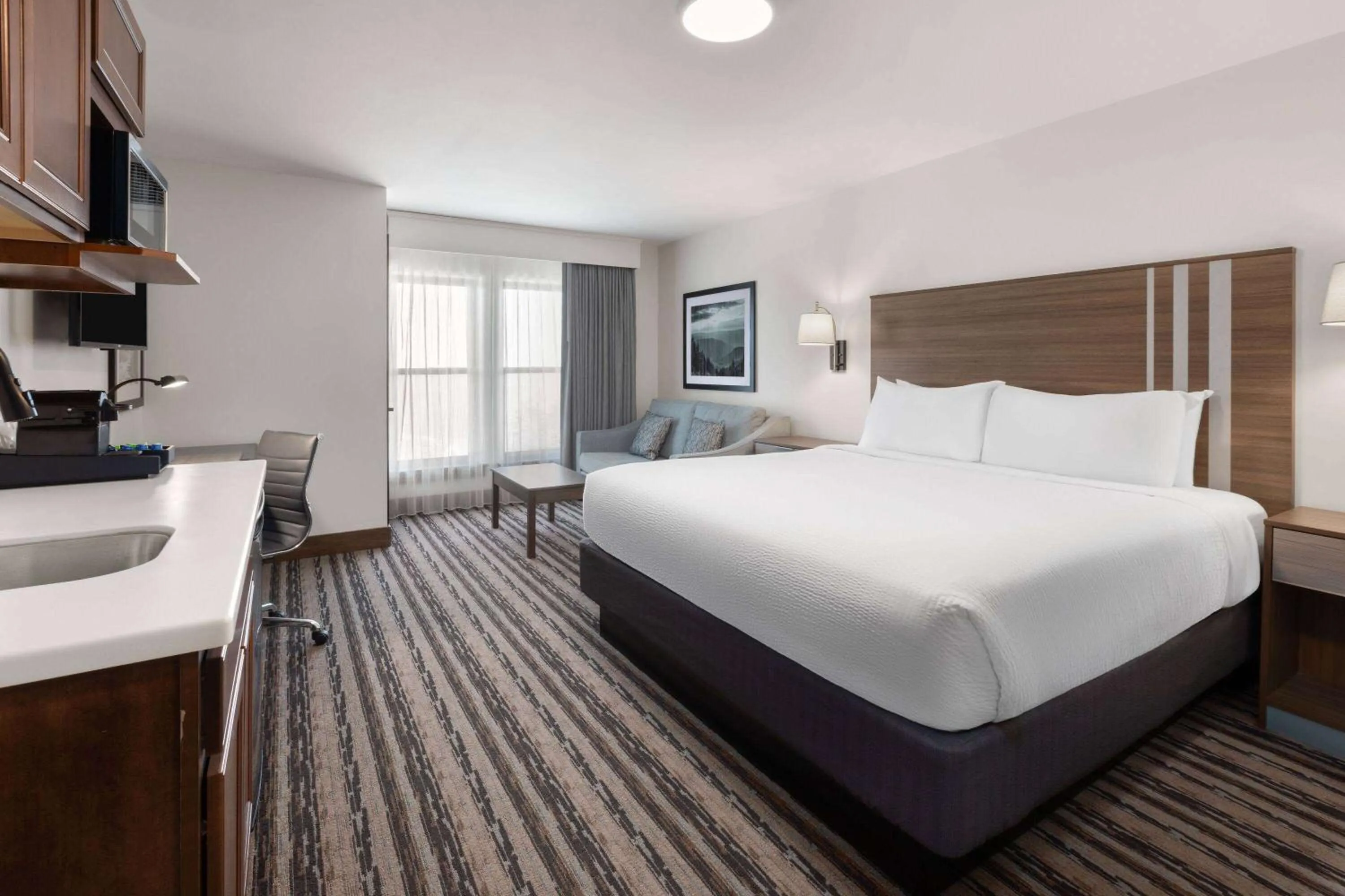 Photo of the whole room, Bed in Corduroy Inn and Lodge, Trademark Collection by Wyndham