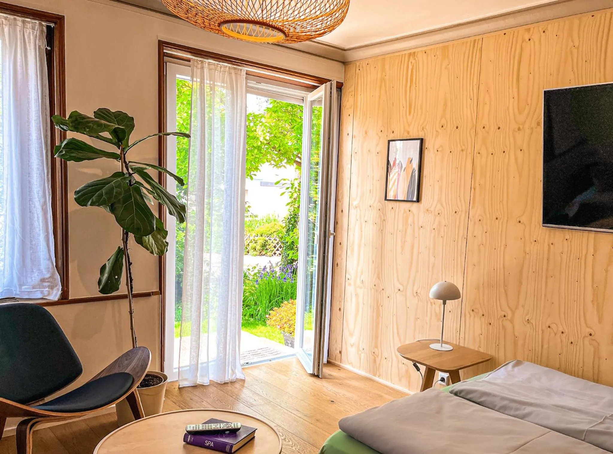 Garden view, Bed in Hacienda Rooms