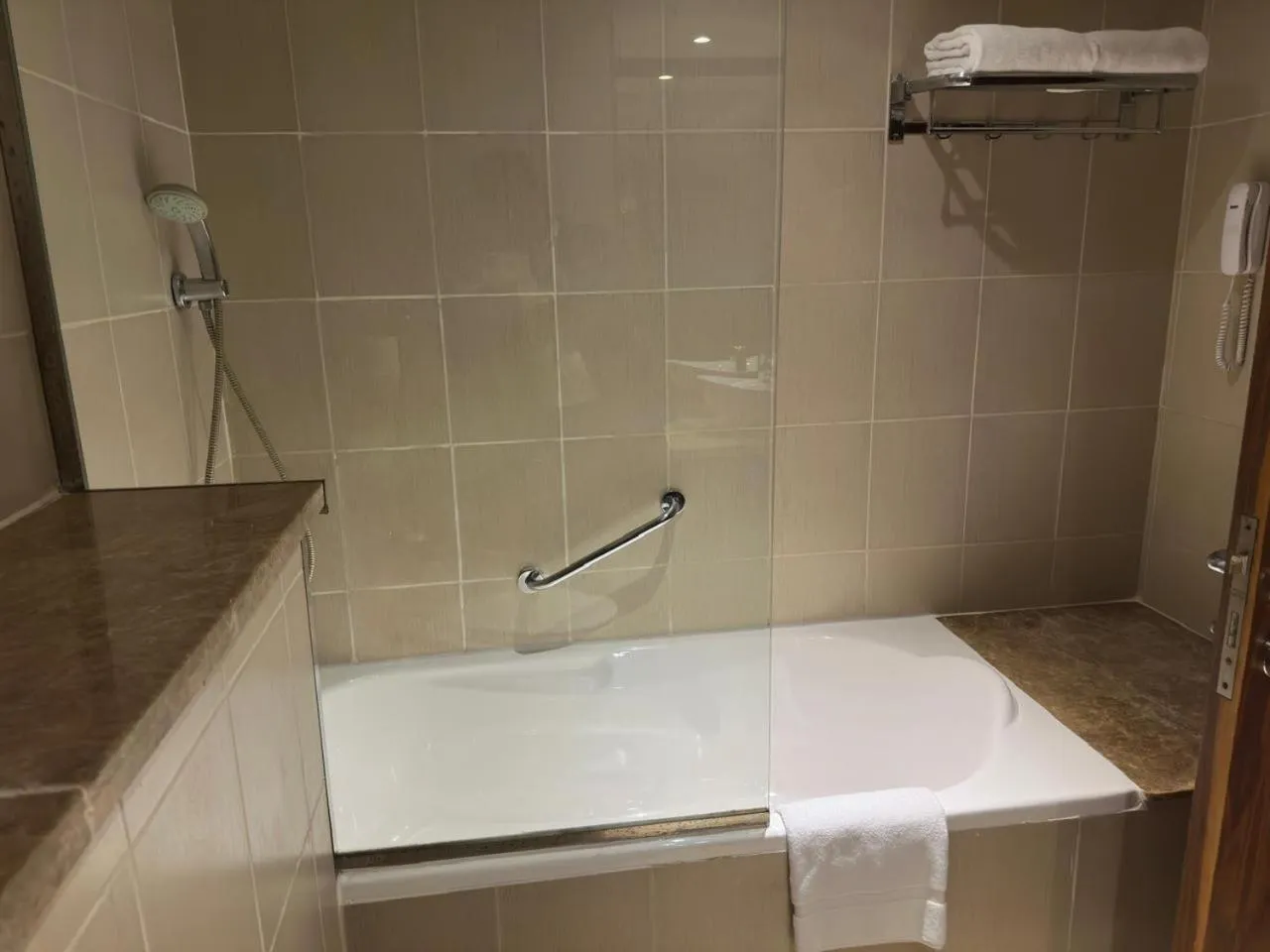 Bath in Al Khaleej Palace Deira Hotel