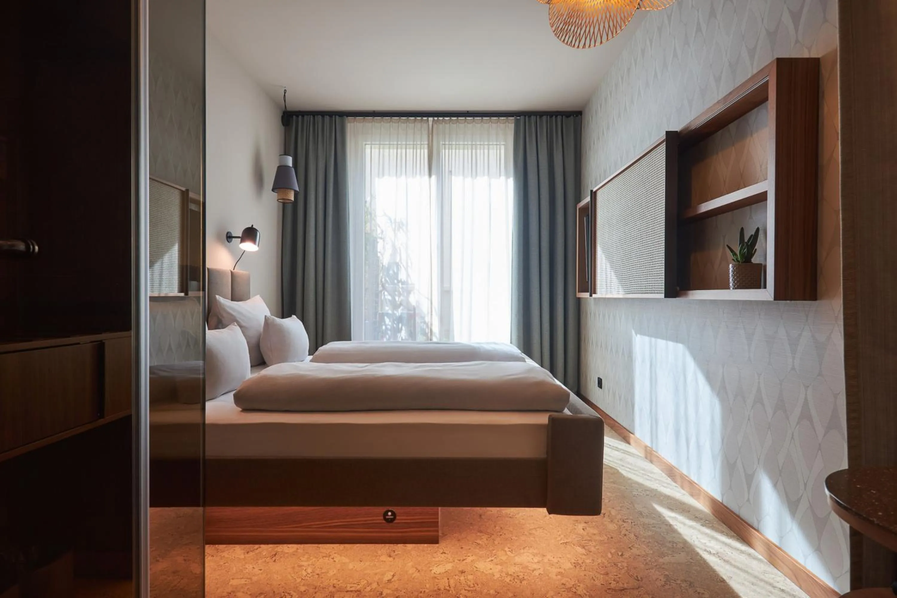 Photo of the whole room, Bed in Cocoon Sendlinger Tor