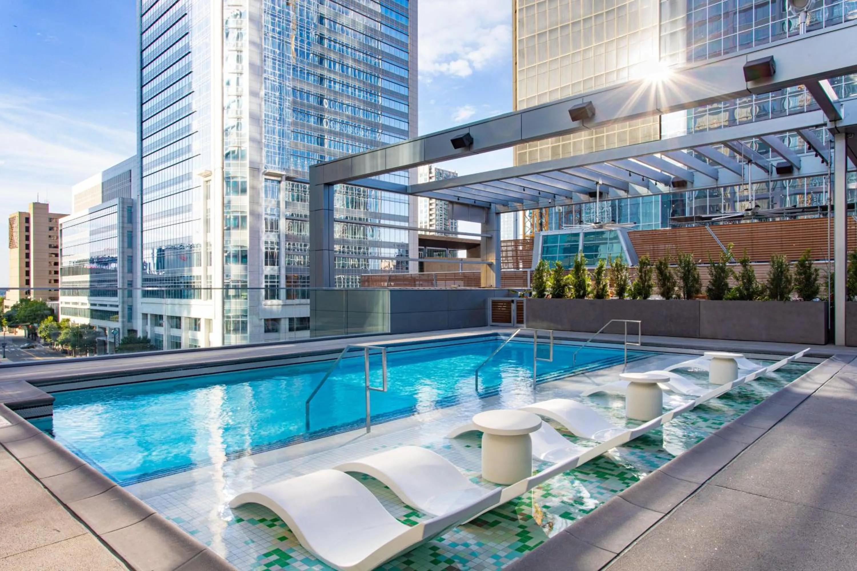 Swimming pool in JW Marriott Charlotte