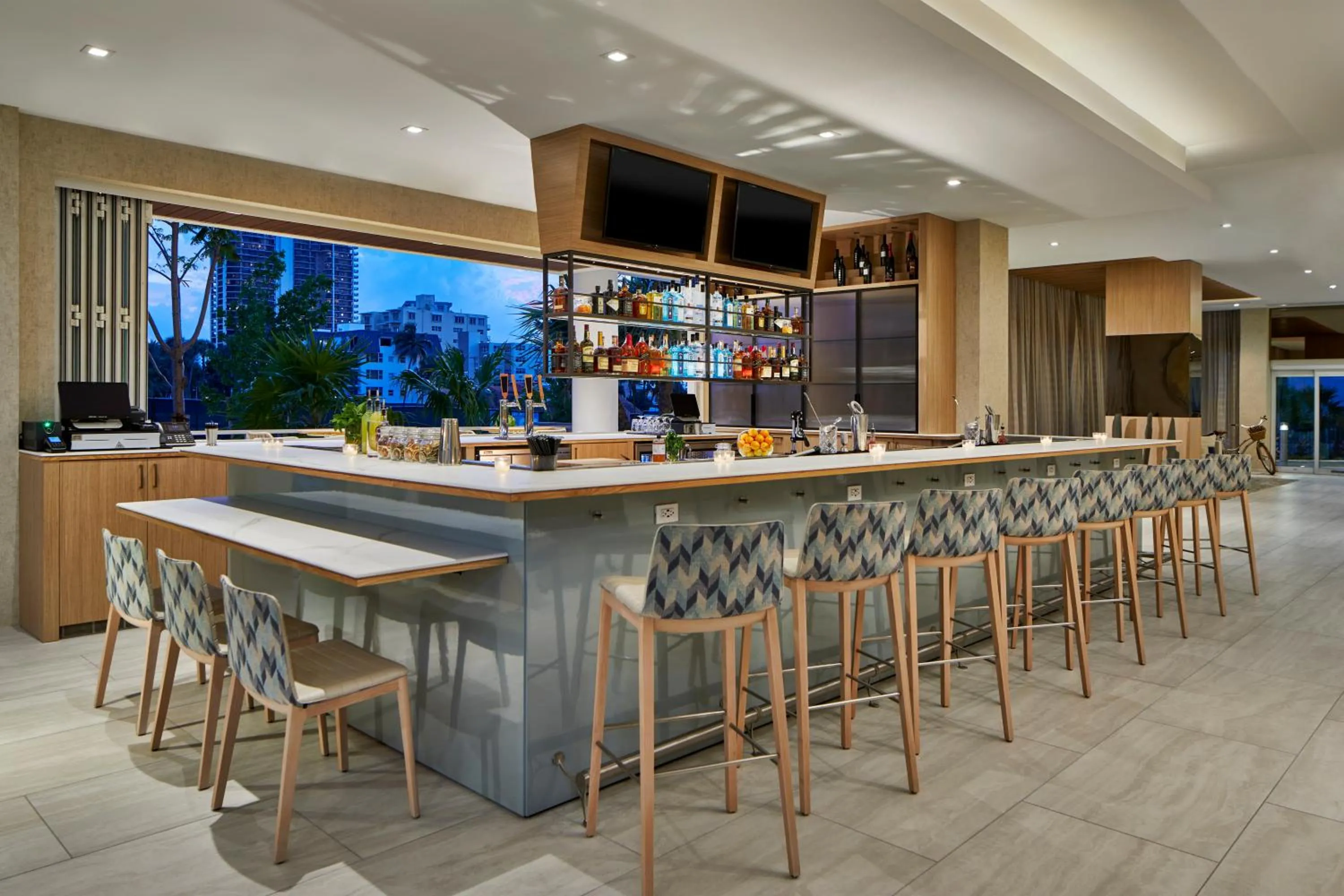 Lounge or bar in AC Hotel by Marriott Fort Lauderdale Beach
