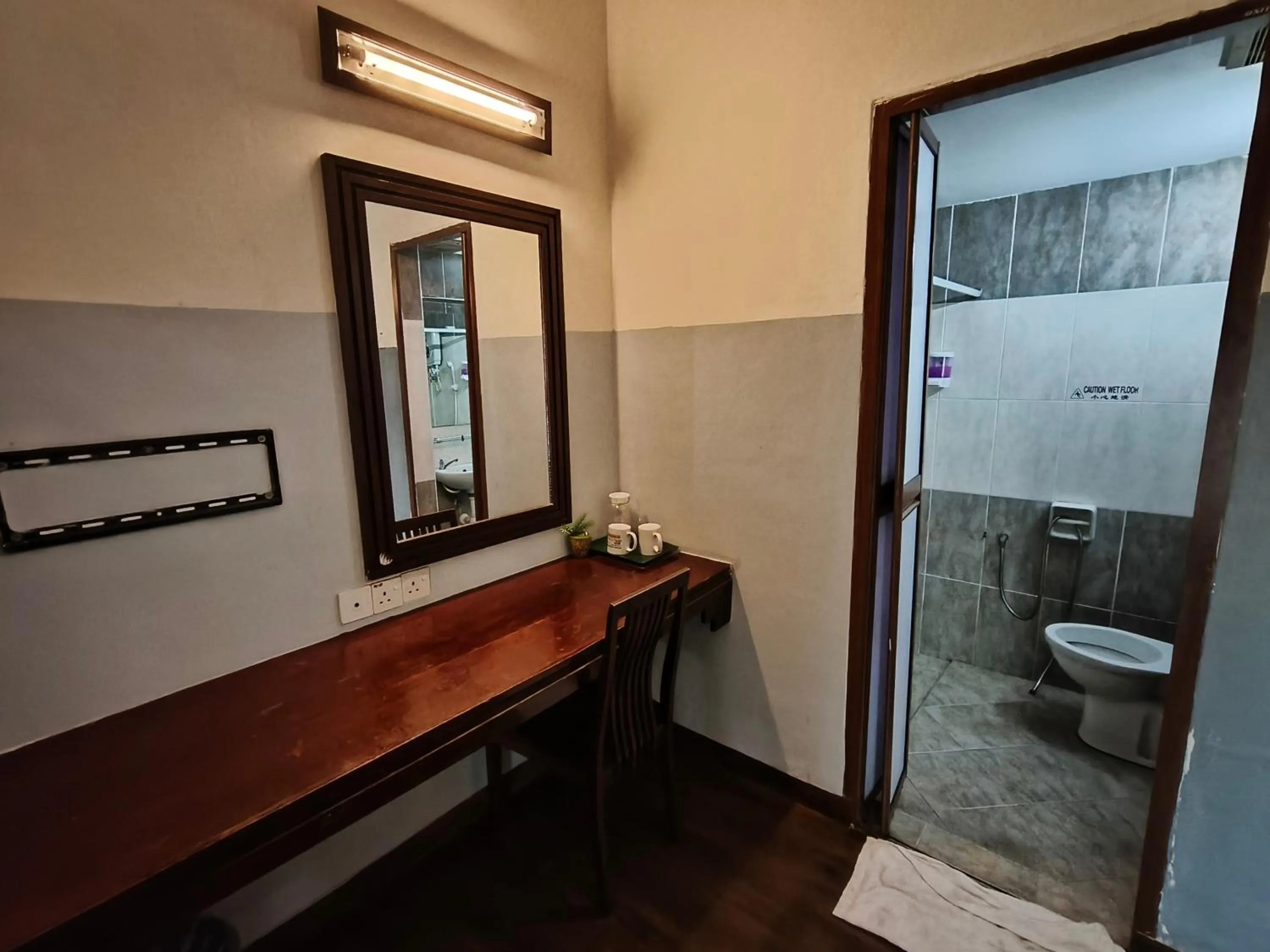 Bathroom in Cozzy Motel Malacca