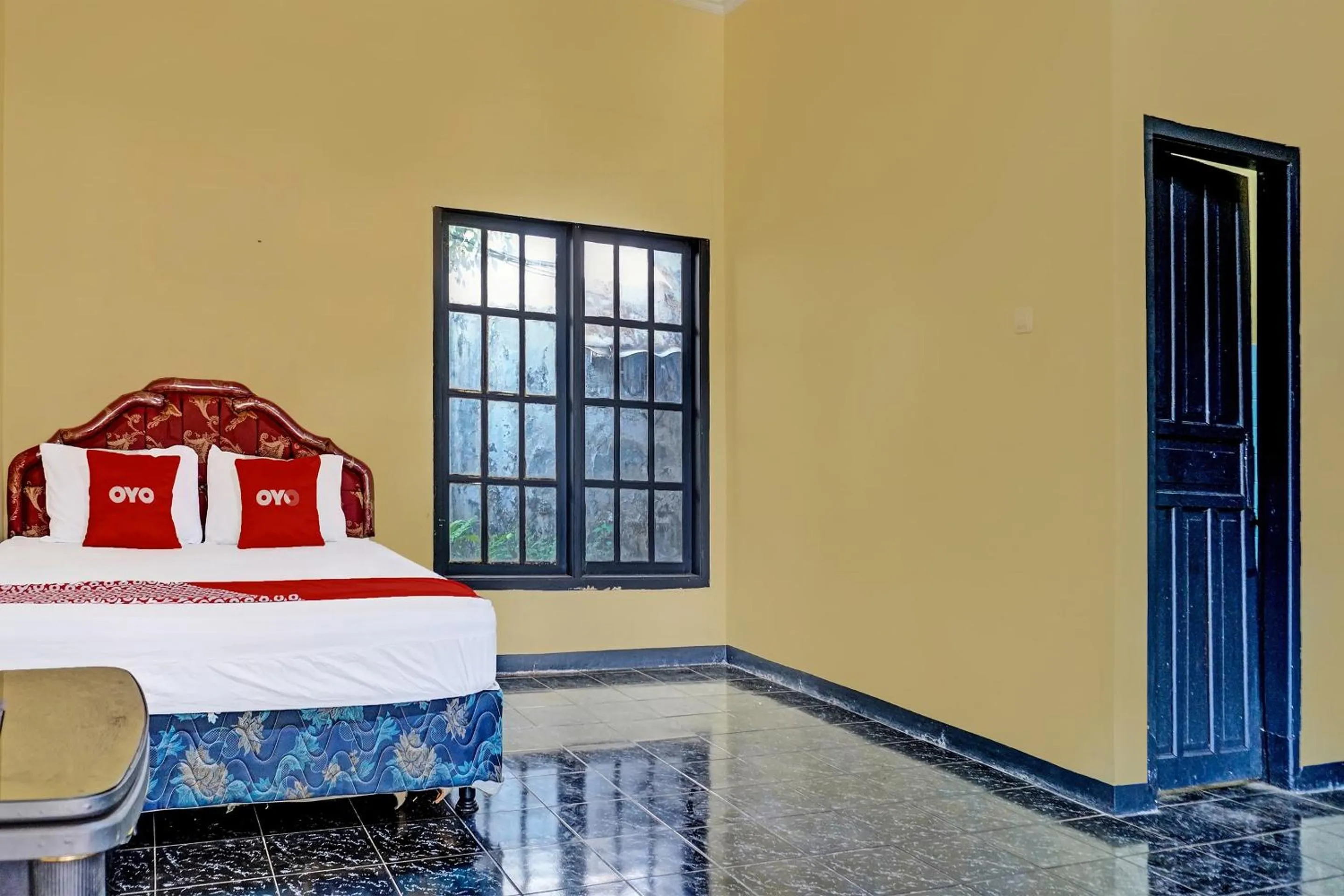 Bedroom in SPOT ON 91798 Hotel Grand Mutiara