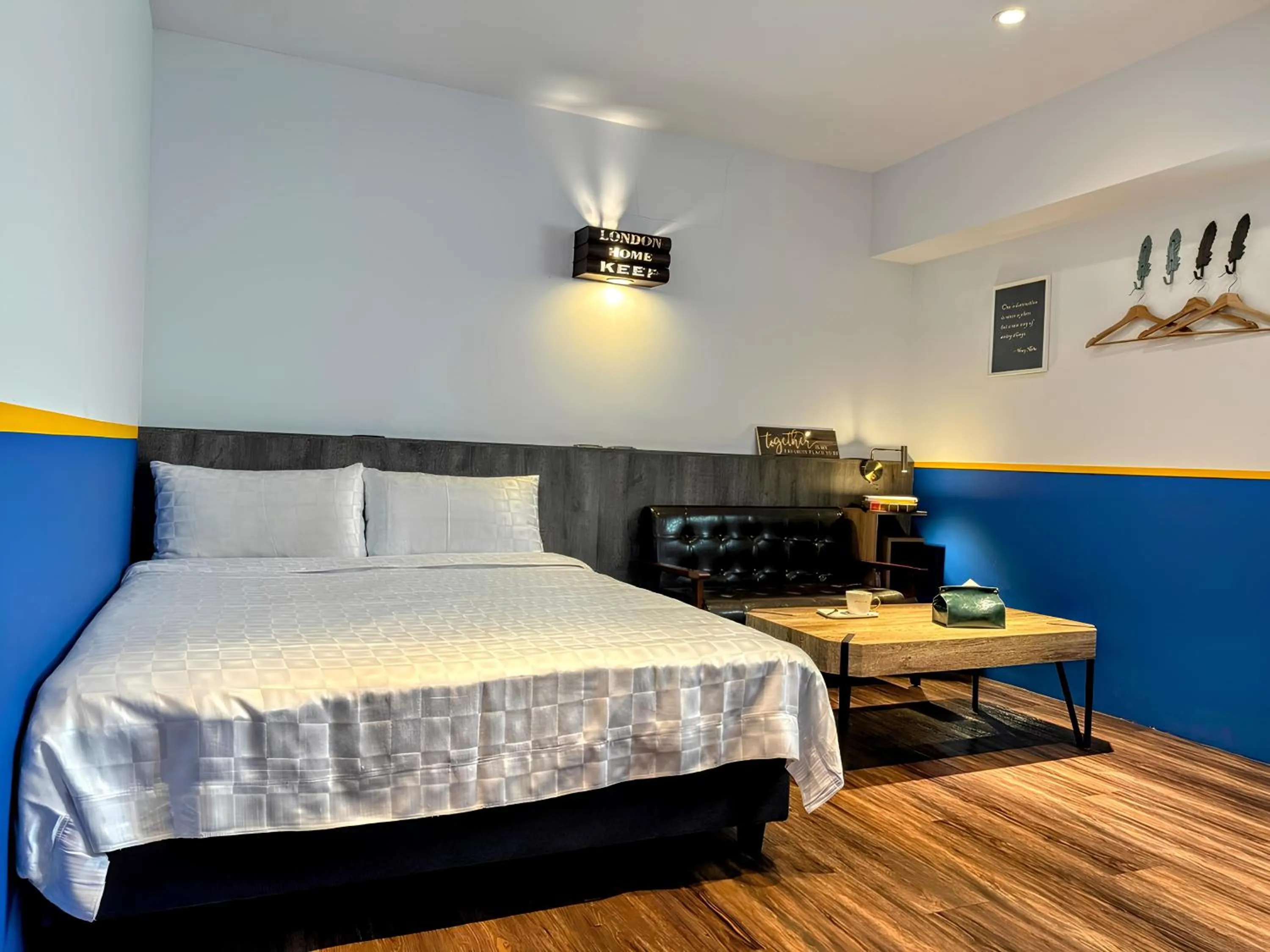 Bed in Journey Town Inn