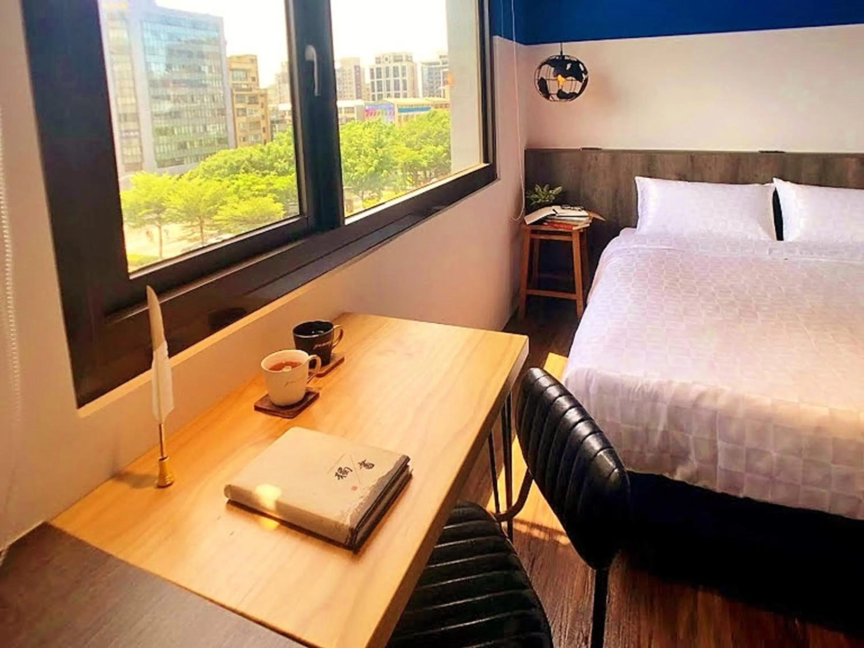 Bed in Journey Town Inn