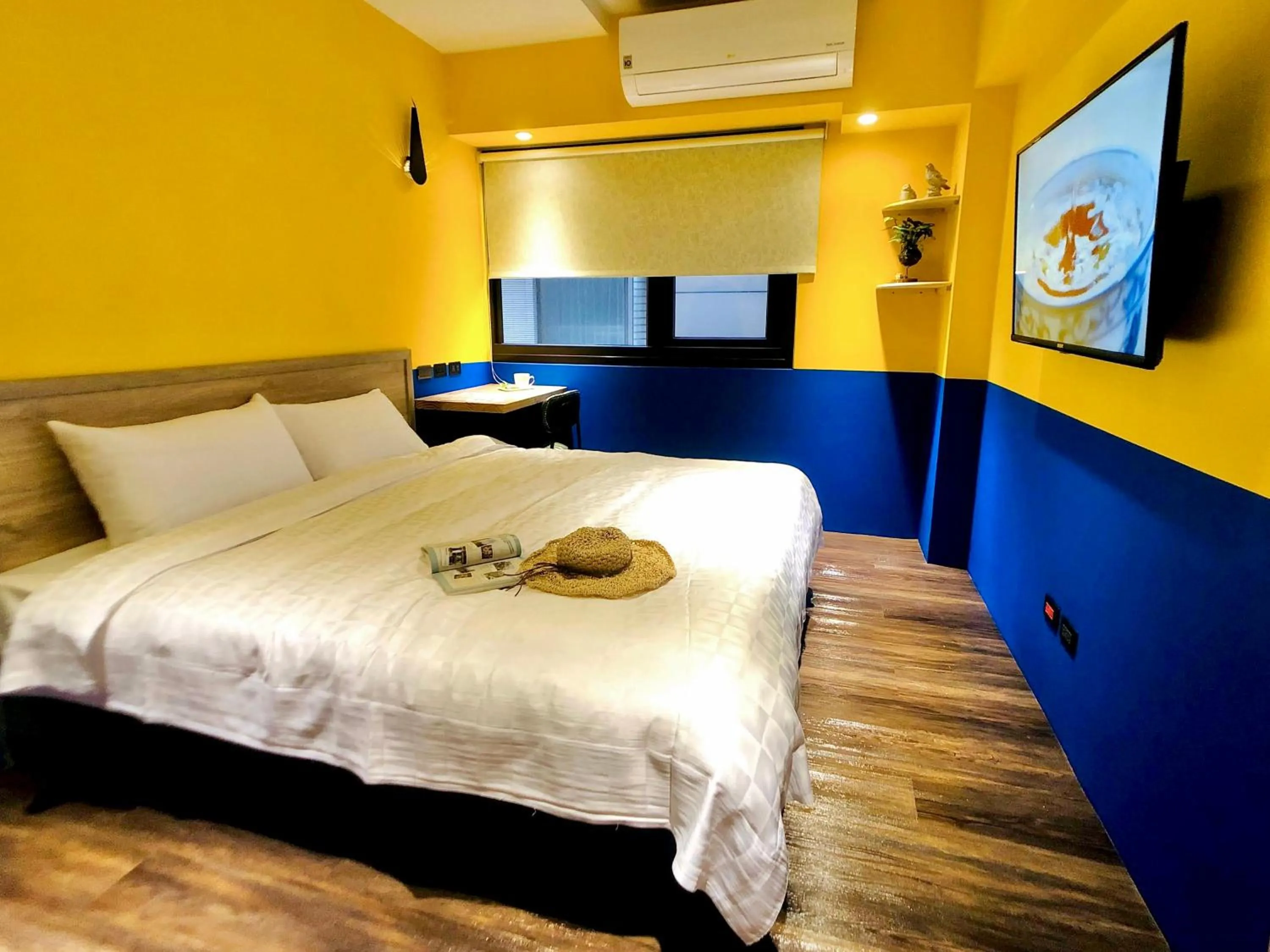 Bed in Journey Town Inn